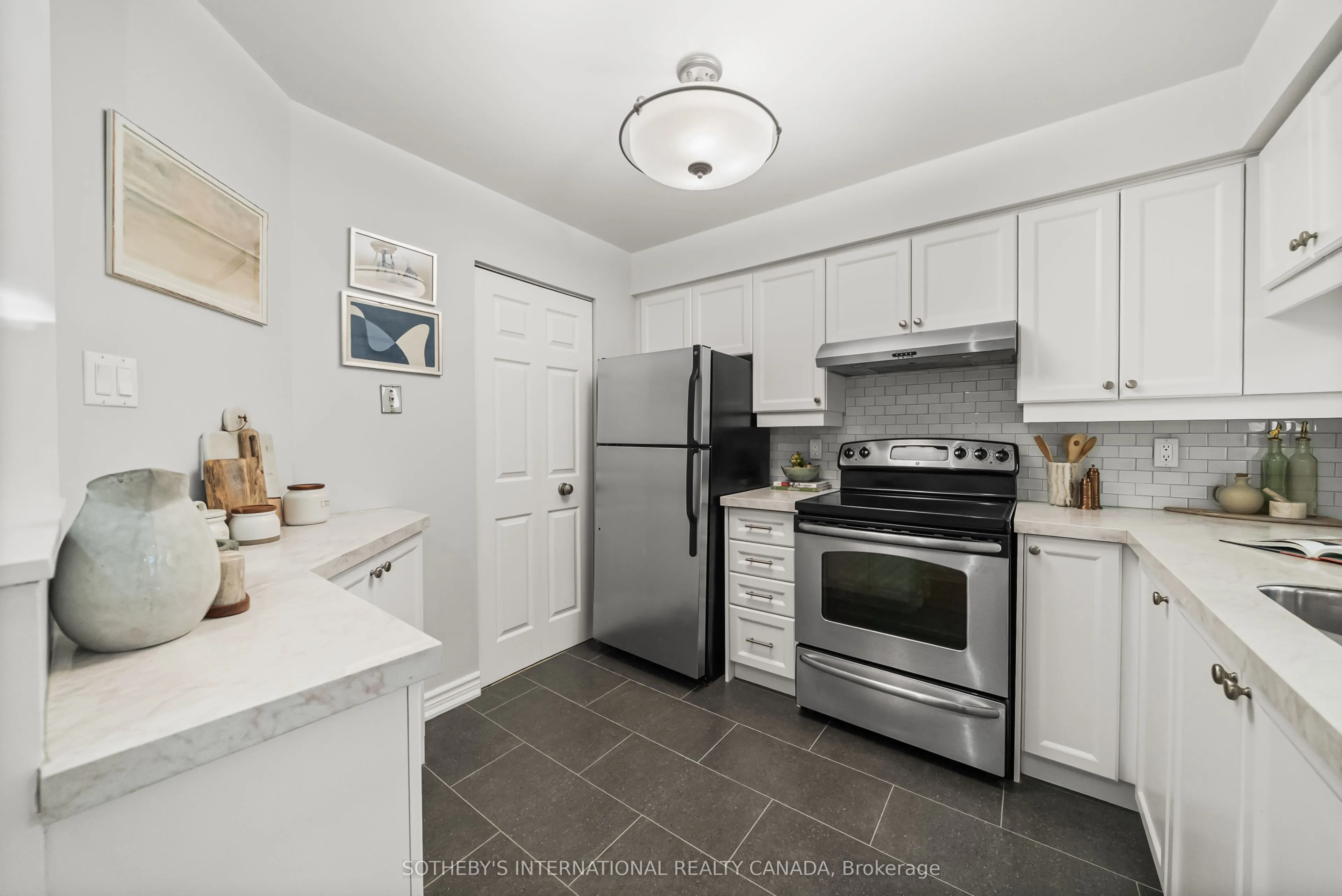 356 Mcrae Drive, #209