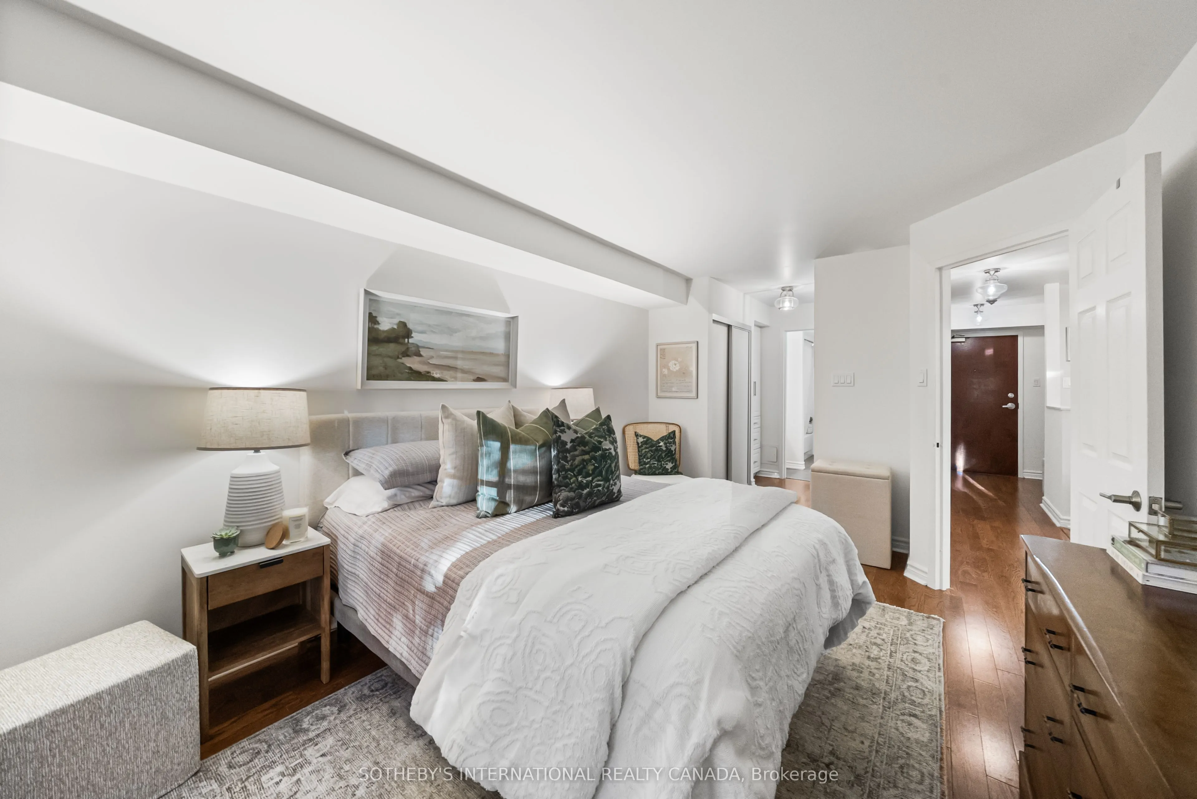 356 Mcrae Drive, #209