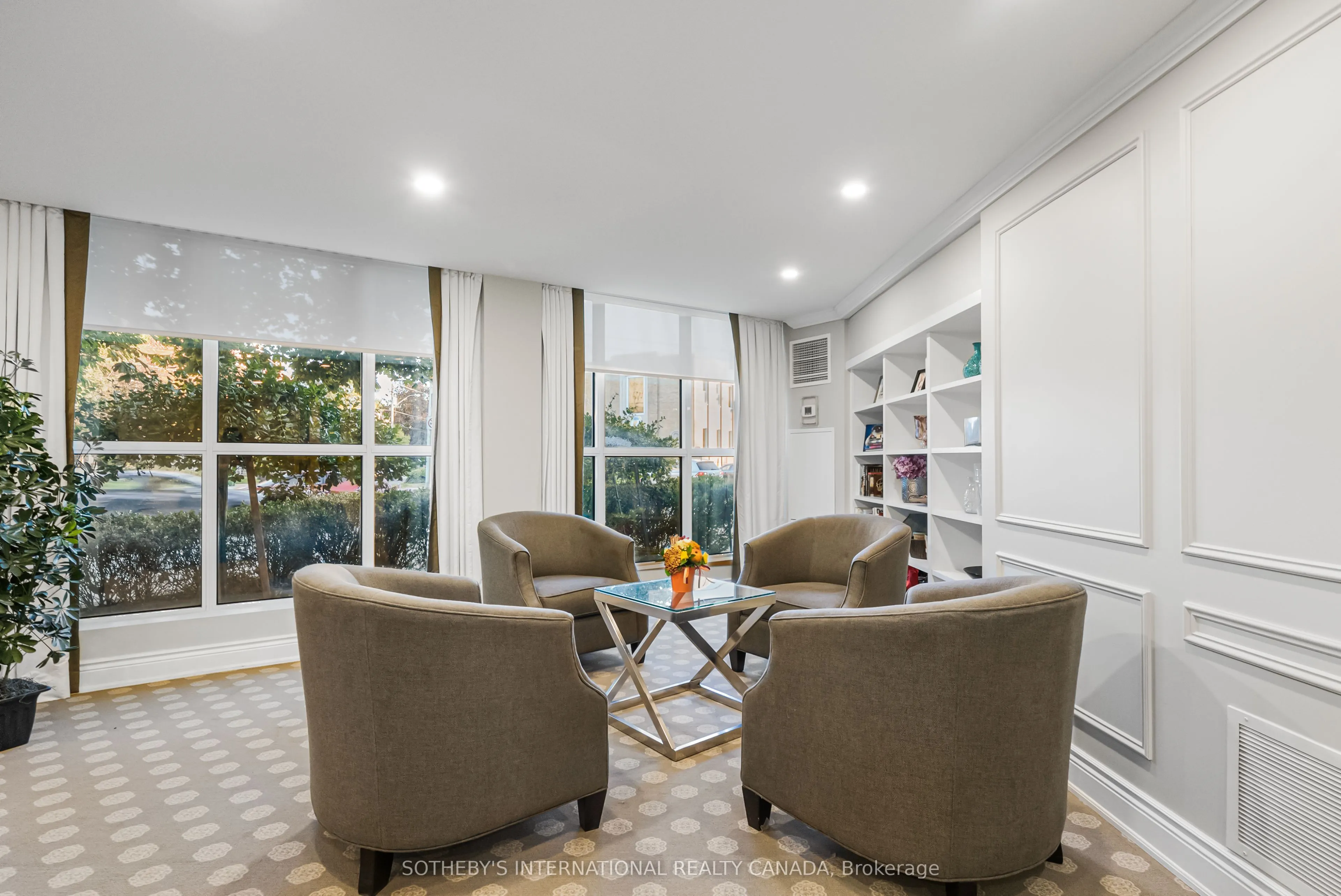 356 Mcrae Drive, #209