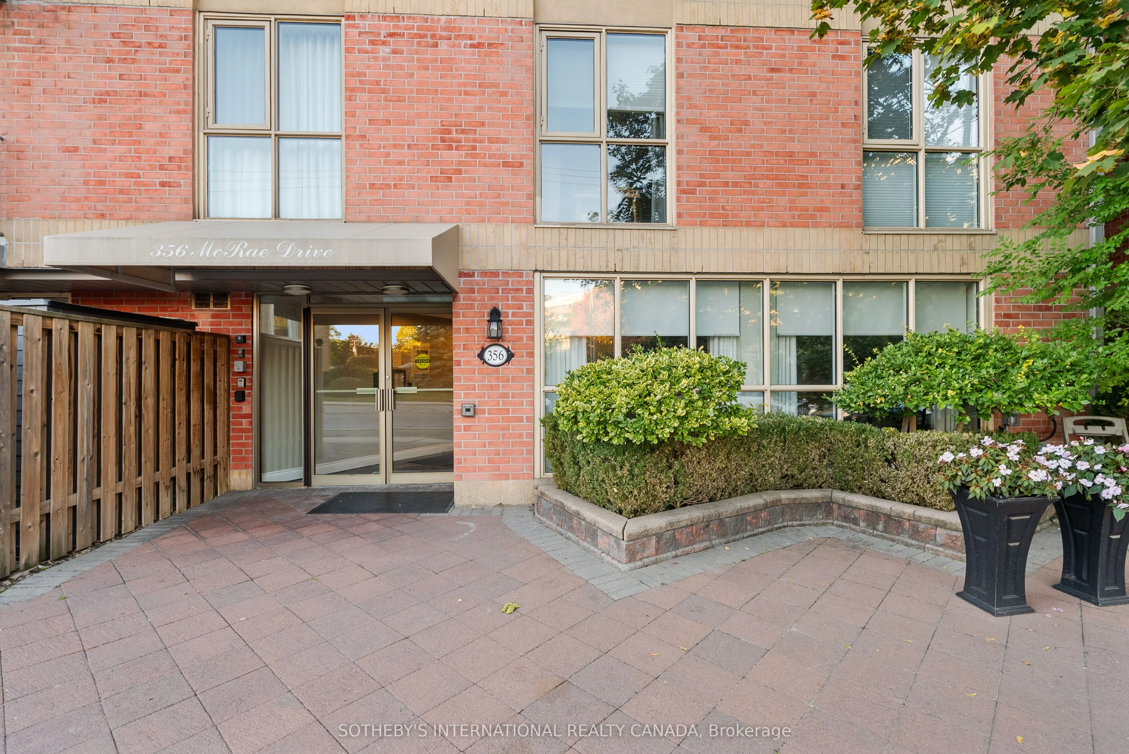 356 Mcrae Drive, #209