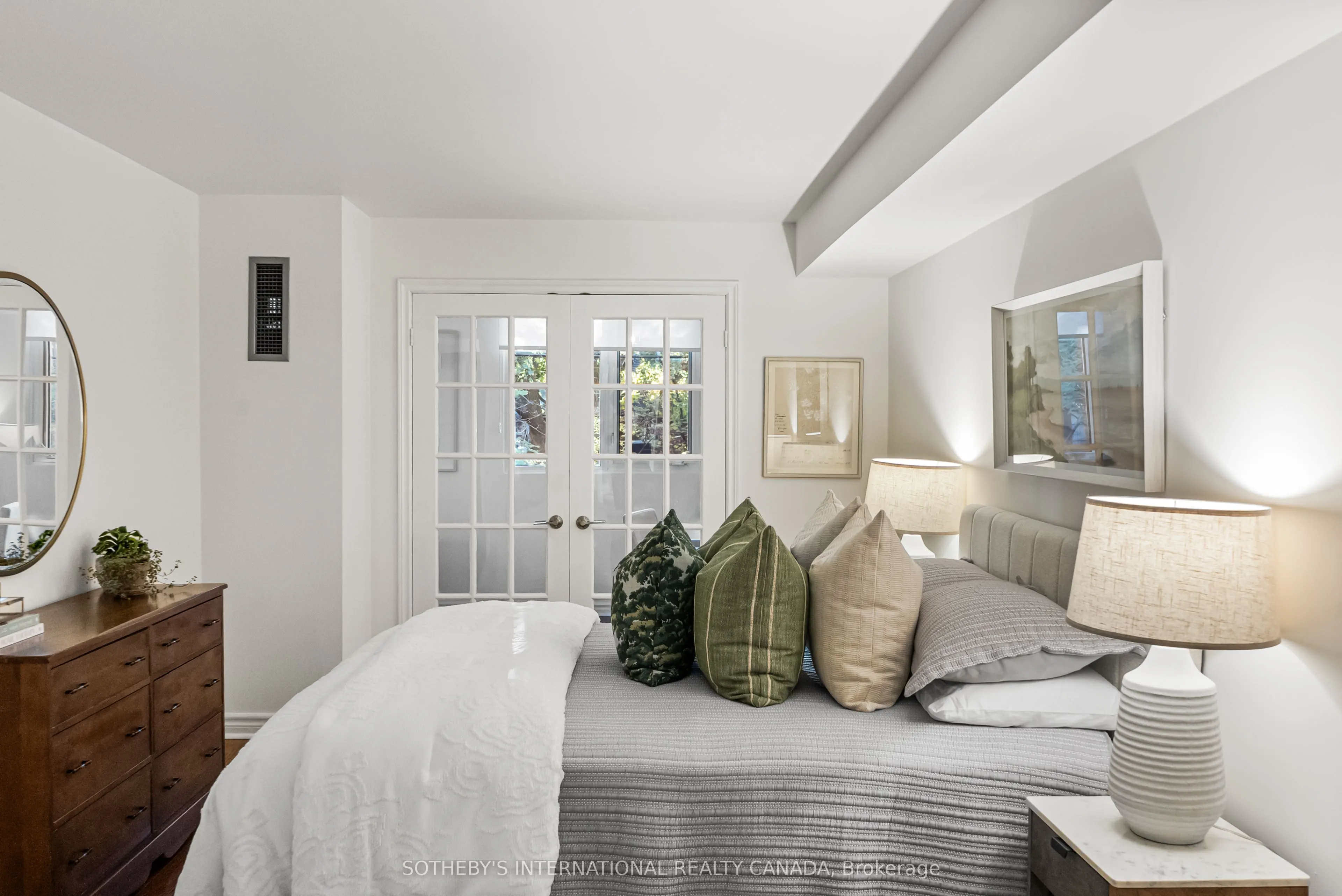 356 Mcrae Drive, #209