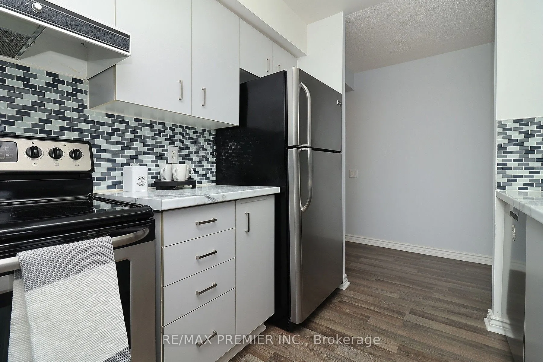 650 Lawrence Avenue, #721