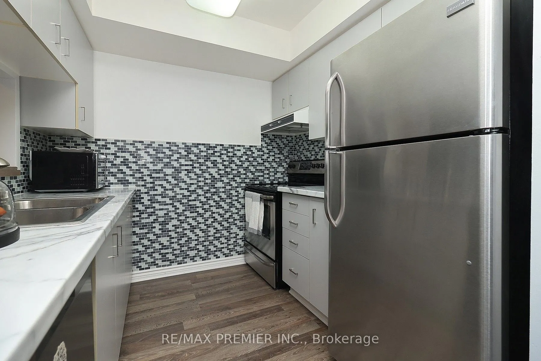 650 Lawrence Avenue, #721