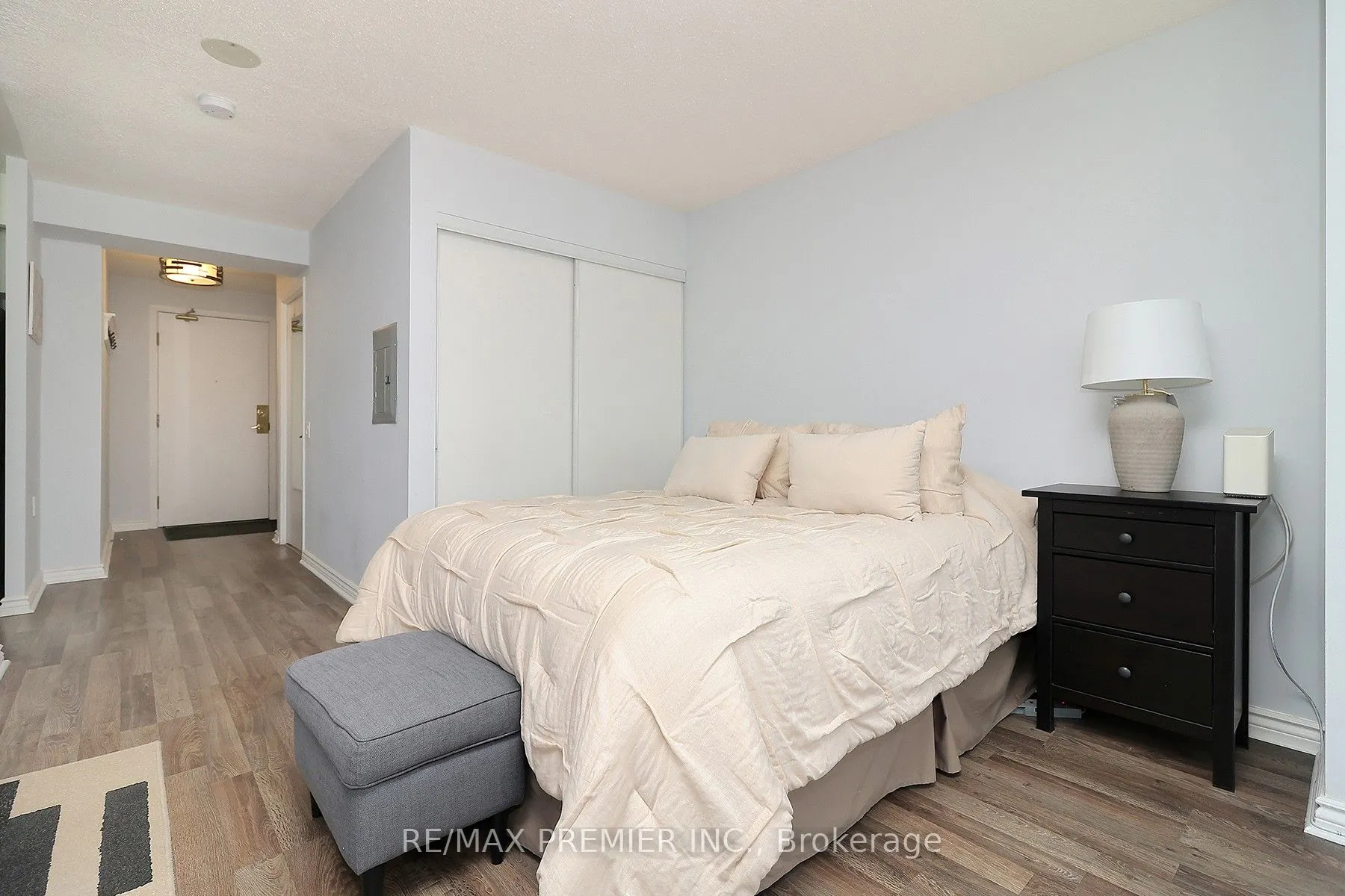 650 Lawrence Avenue, #721