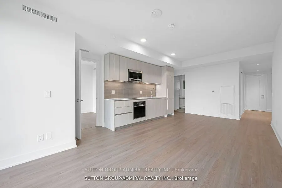 8 Cumberland Street, #1706