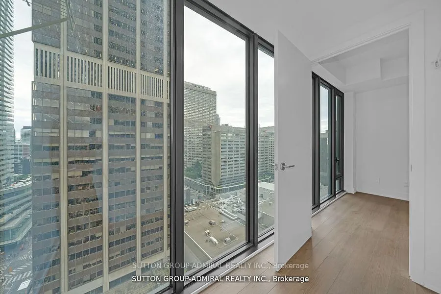 8 Cumberland Street, #1706