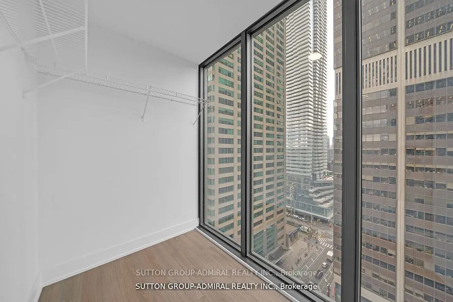 8 Cumberland Street, #1706