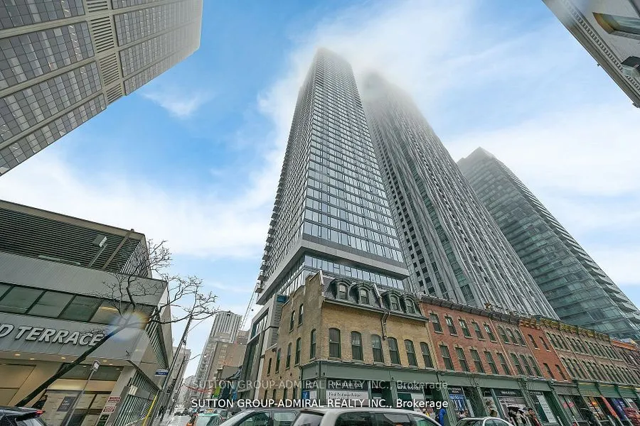 8 Cumberland Street, #1706