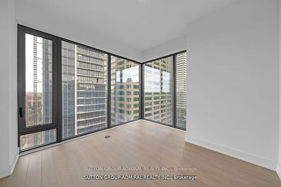 8 Cumberland Street, #1706