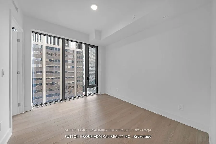 8 Cumberland Street, #1706