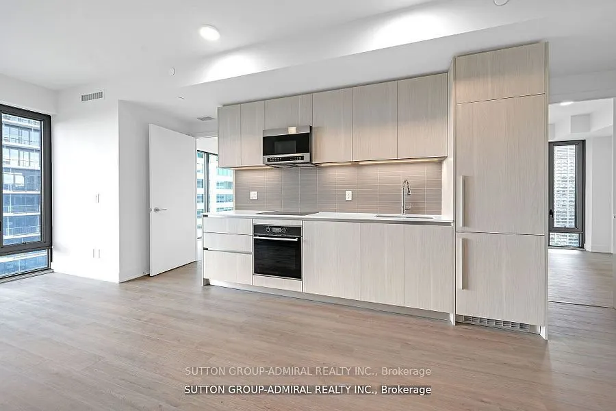 8 Cumberland Street, #1706