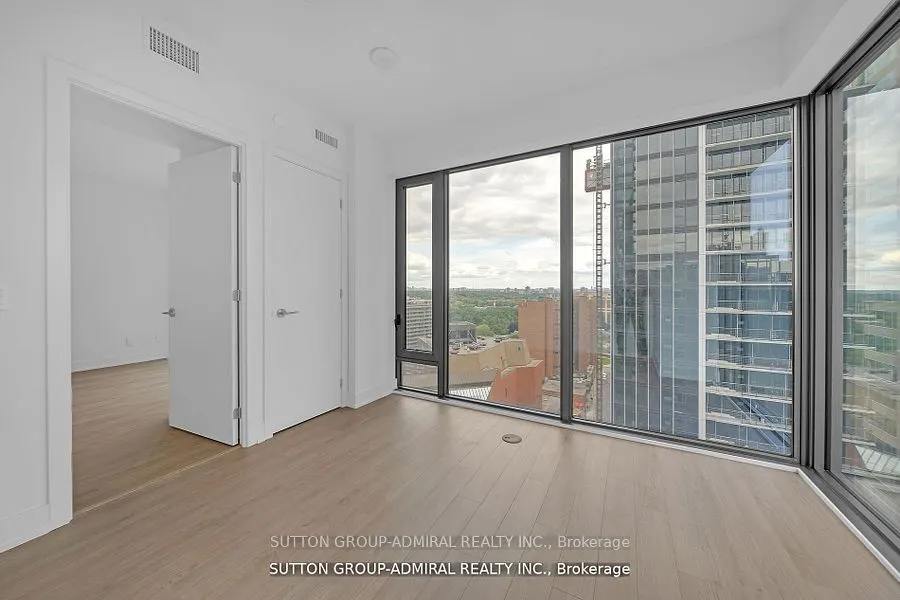8 Cumberland Street, #1706
