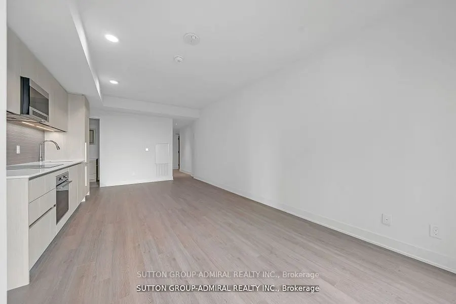 8 Cumberland Street, #1706