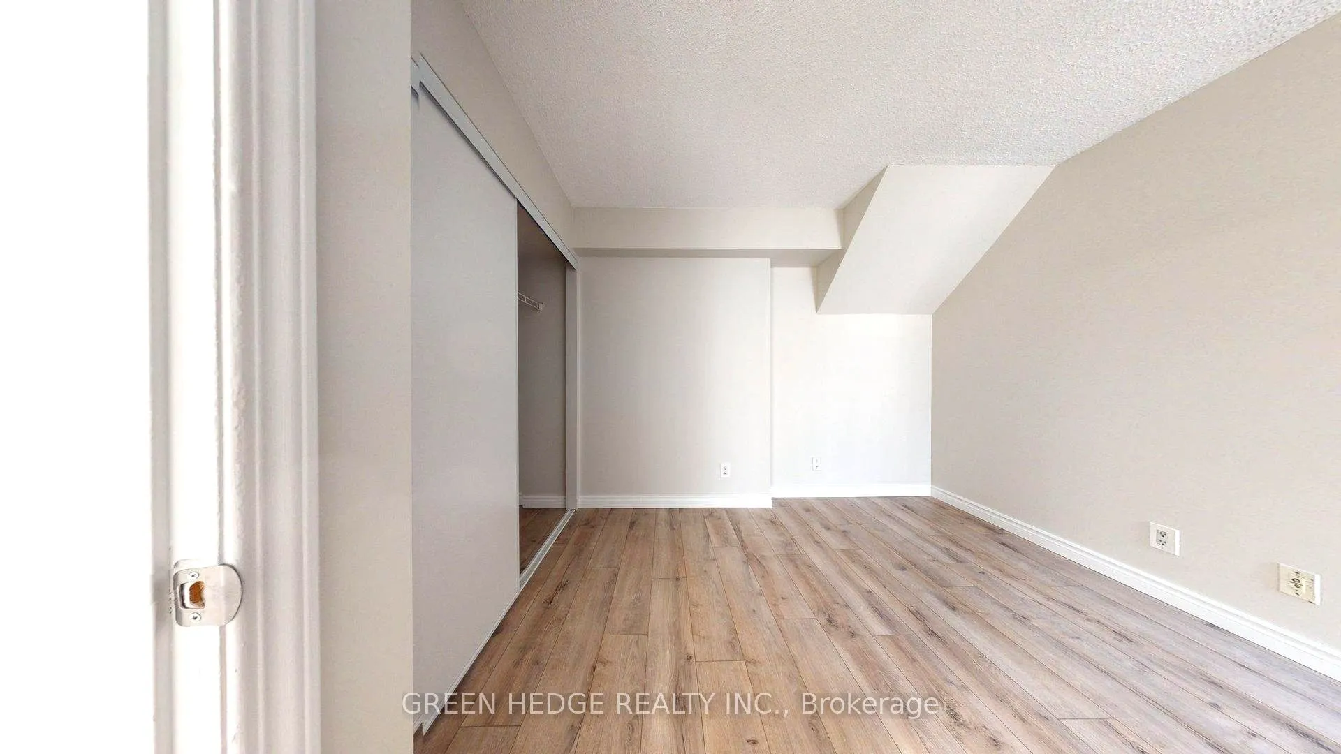 12 Douro Street, #418