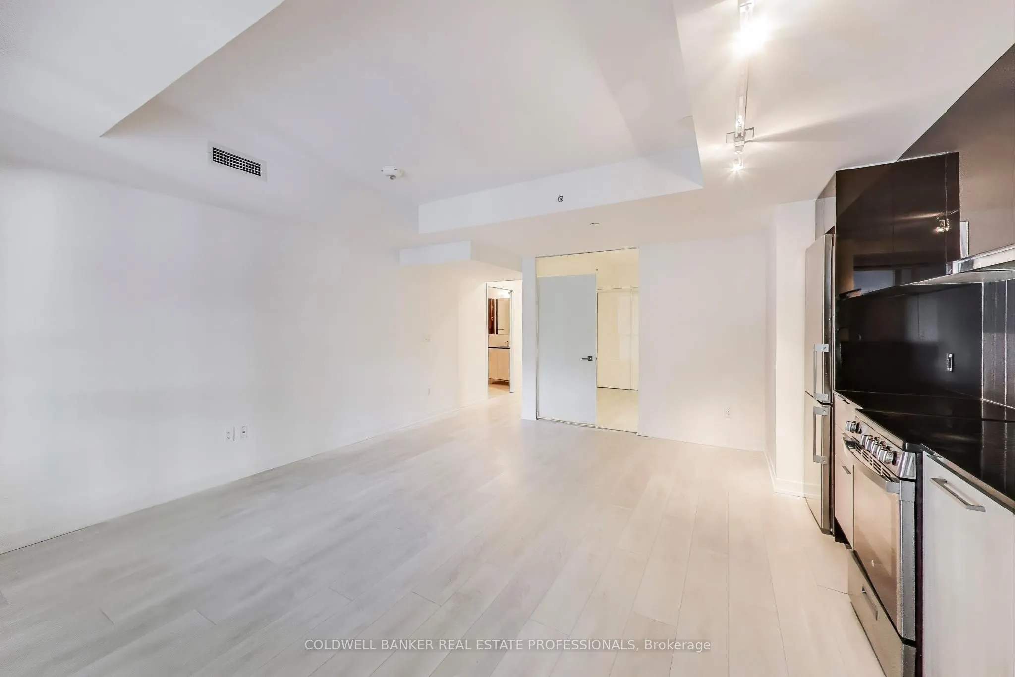 31 Tippet Road, #221