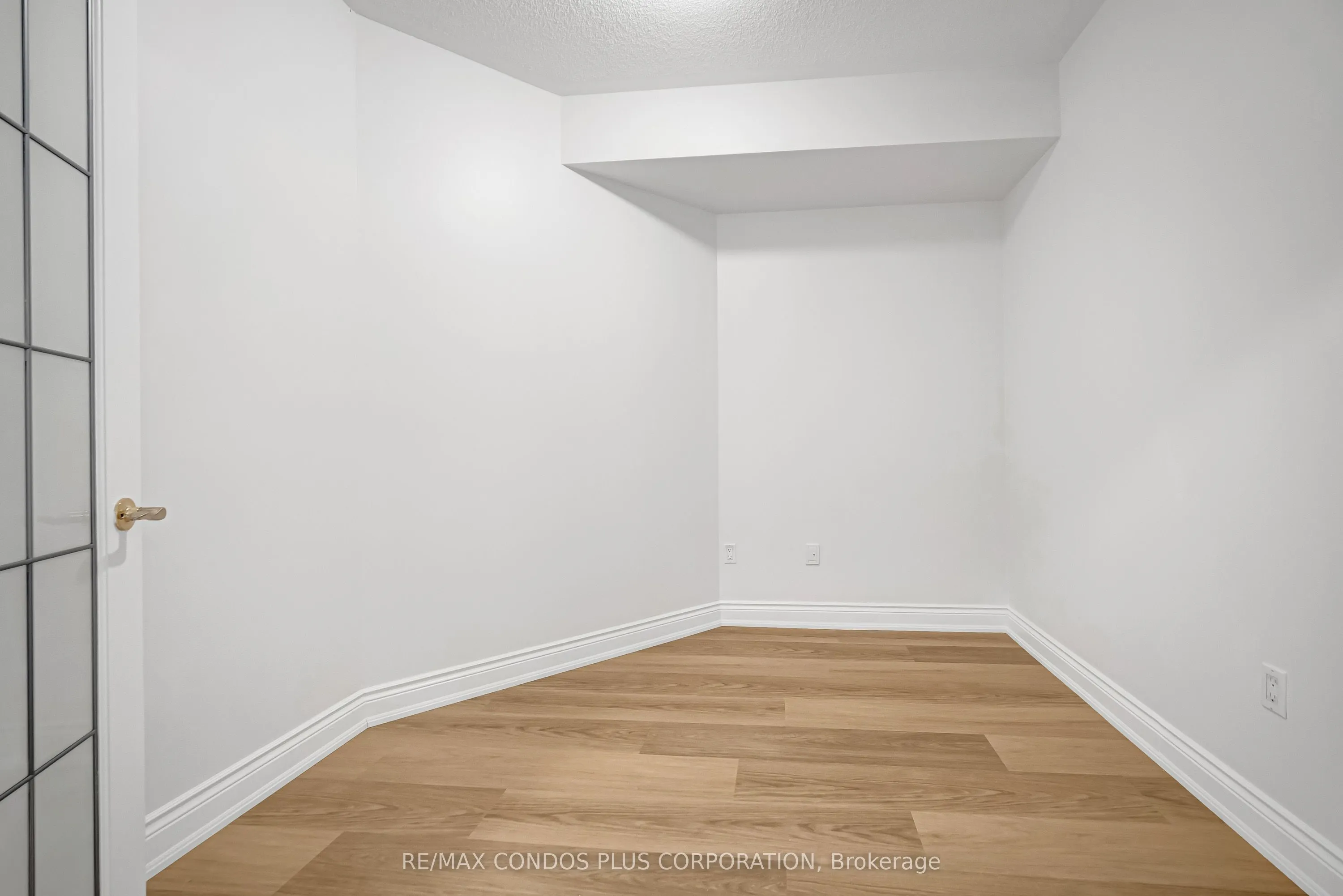 909 Bay Street, #903