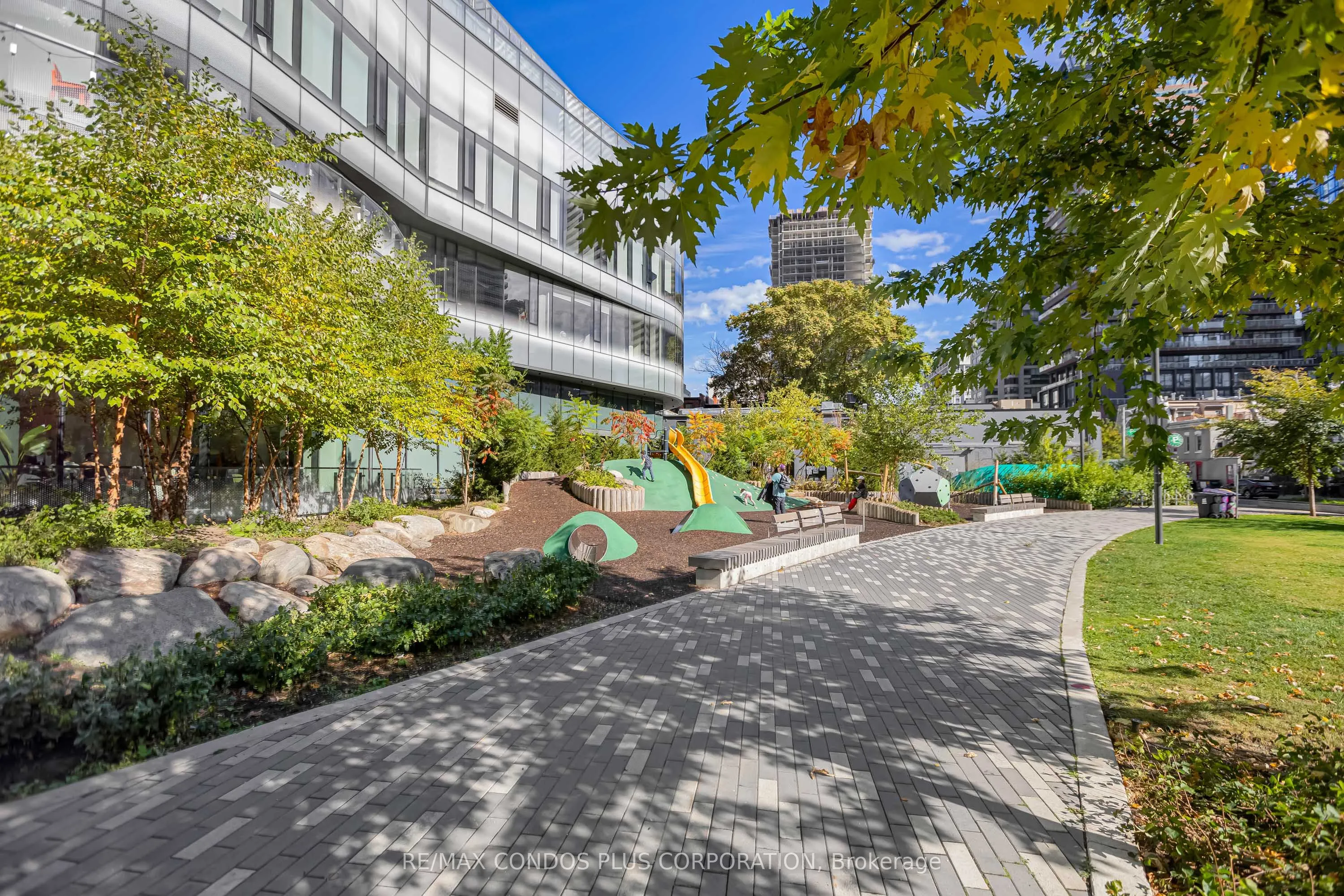 909 Bay Street, #903