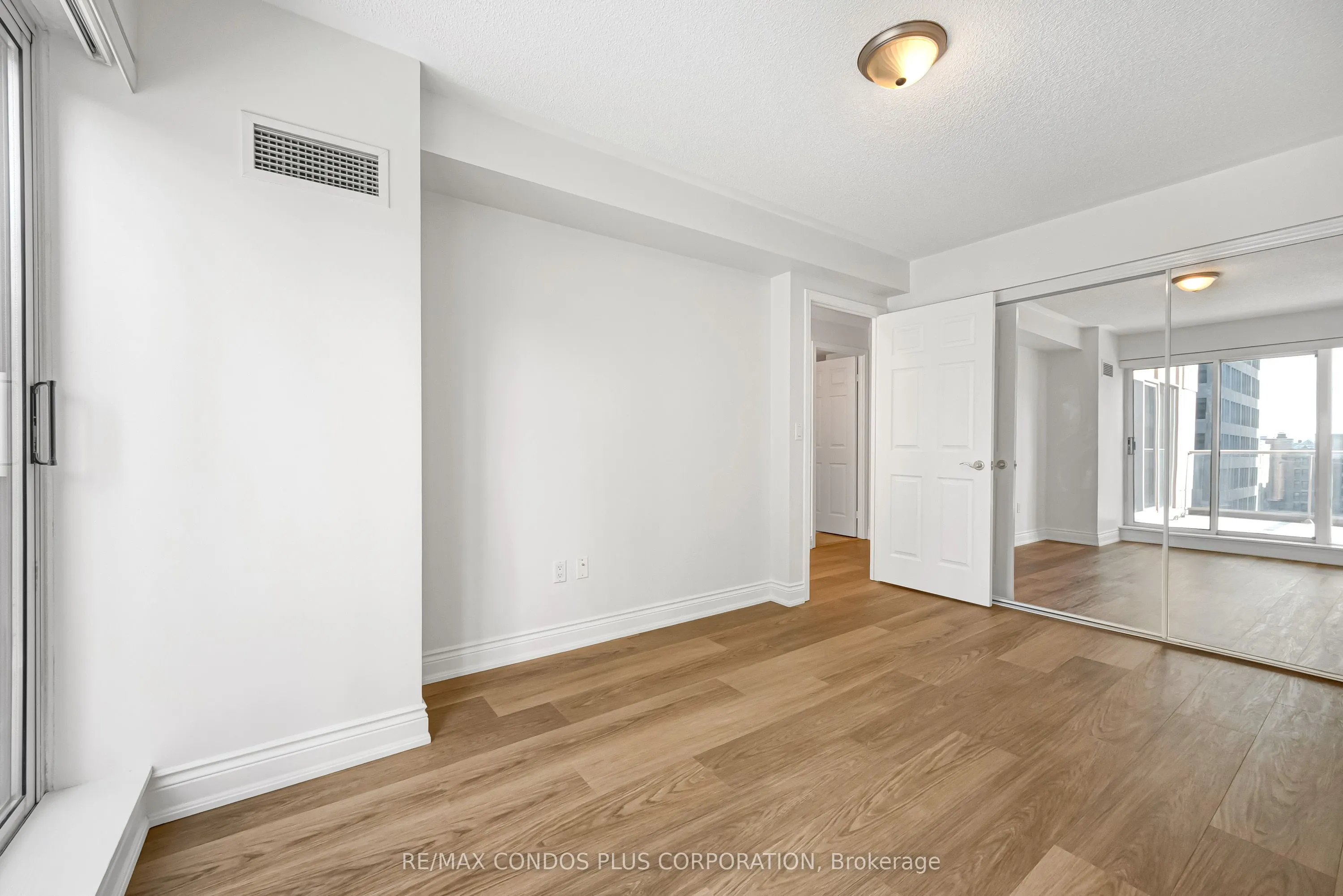 909 Bay Street, #903
