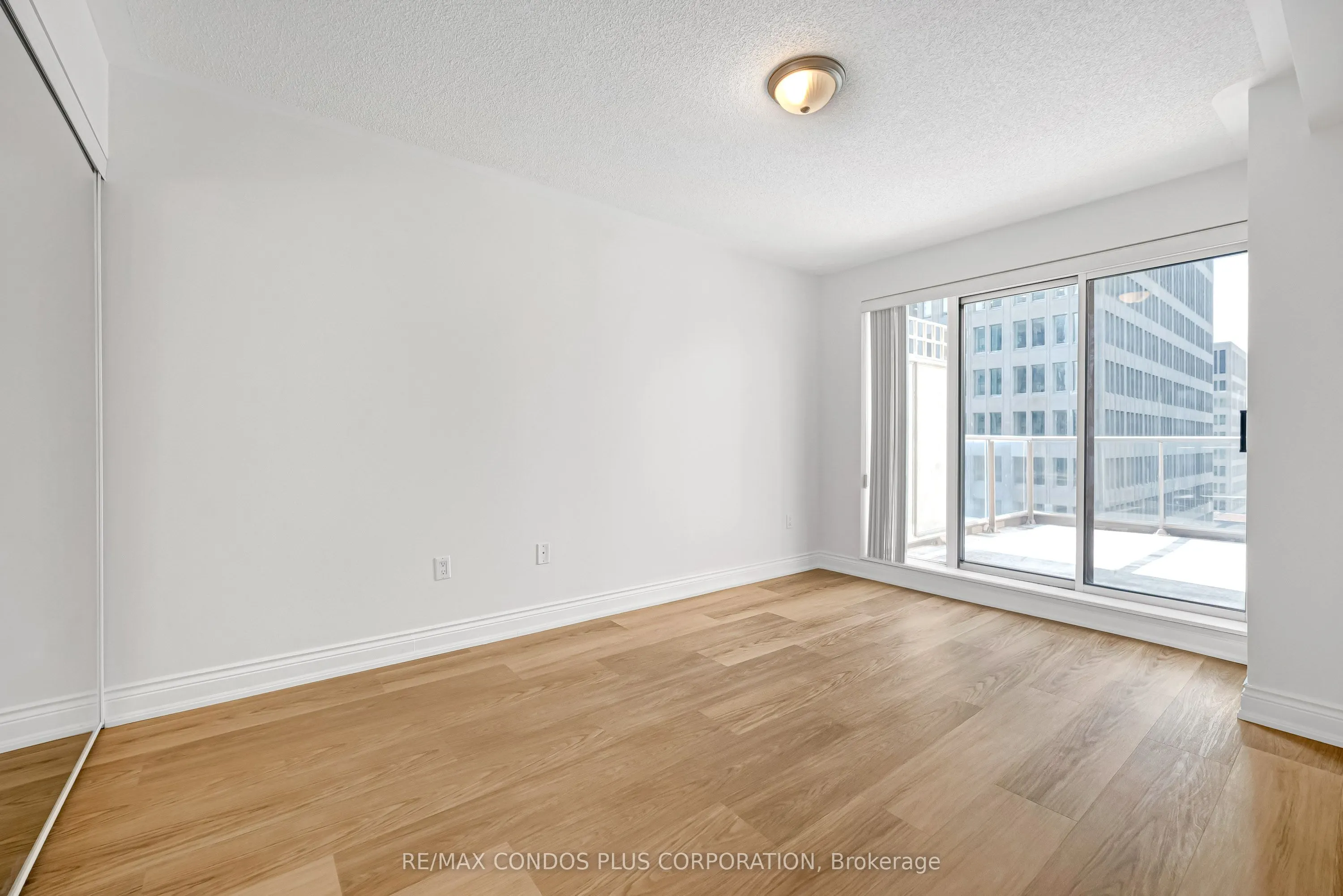 909 Bay Street, #903