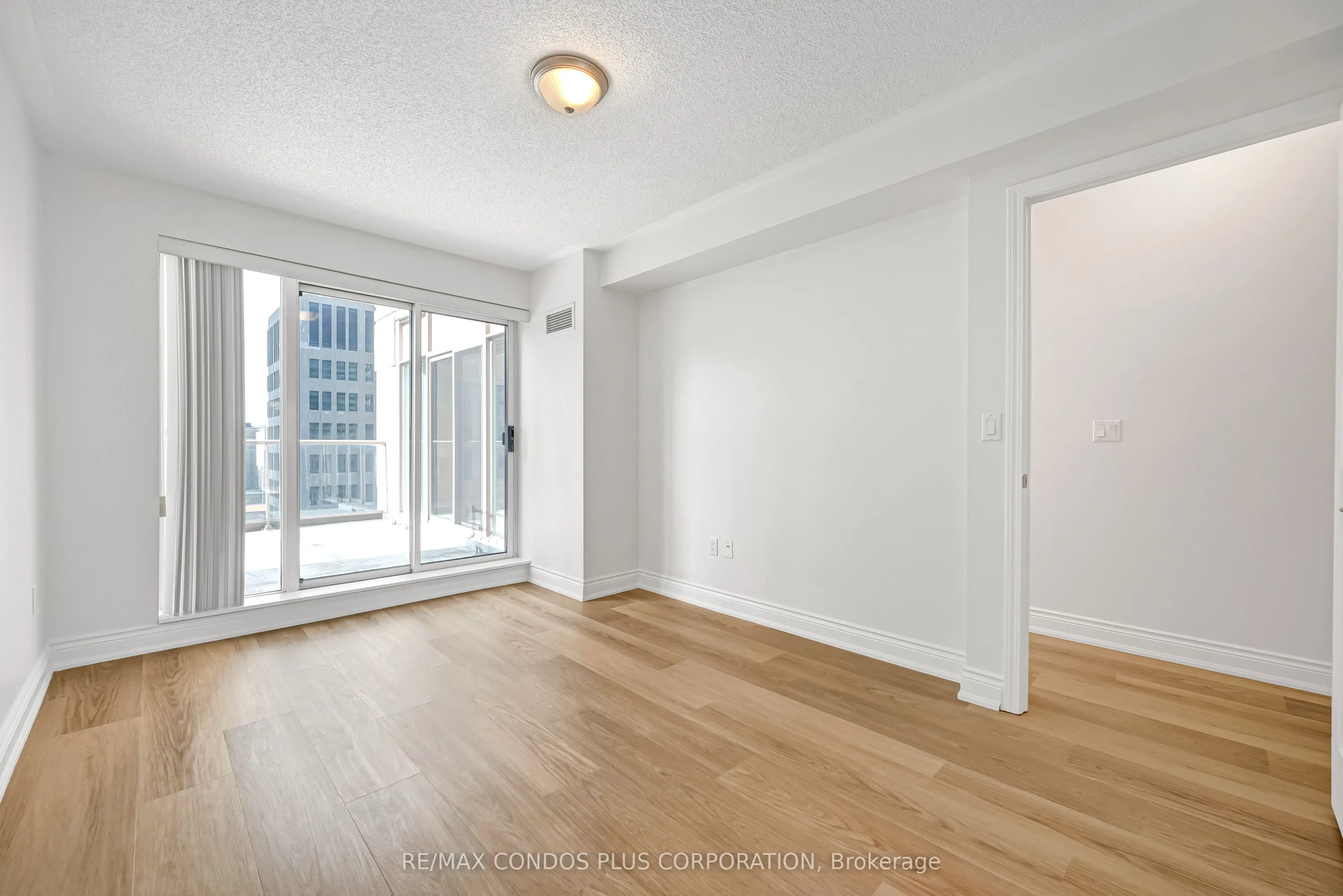 909 Bay Street, #903