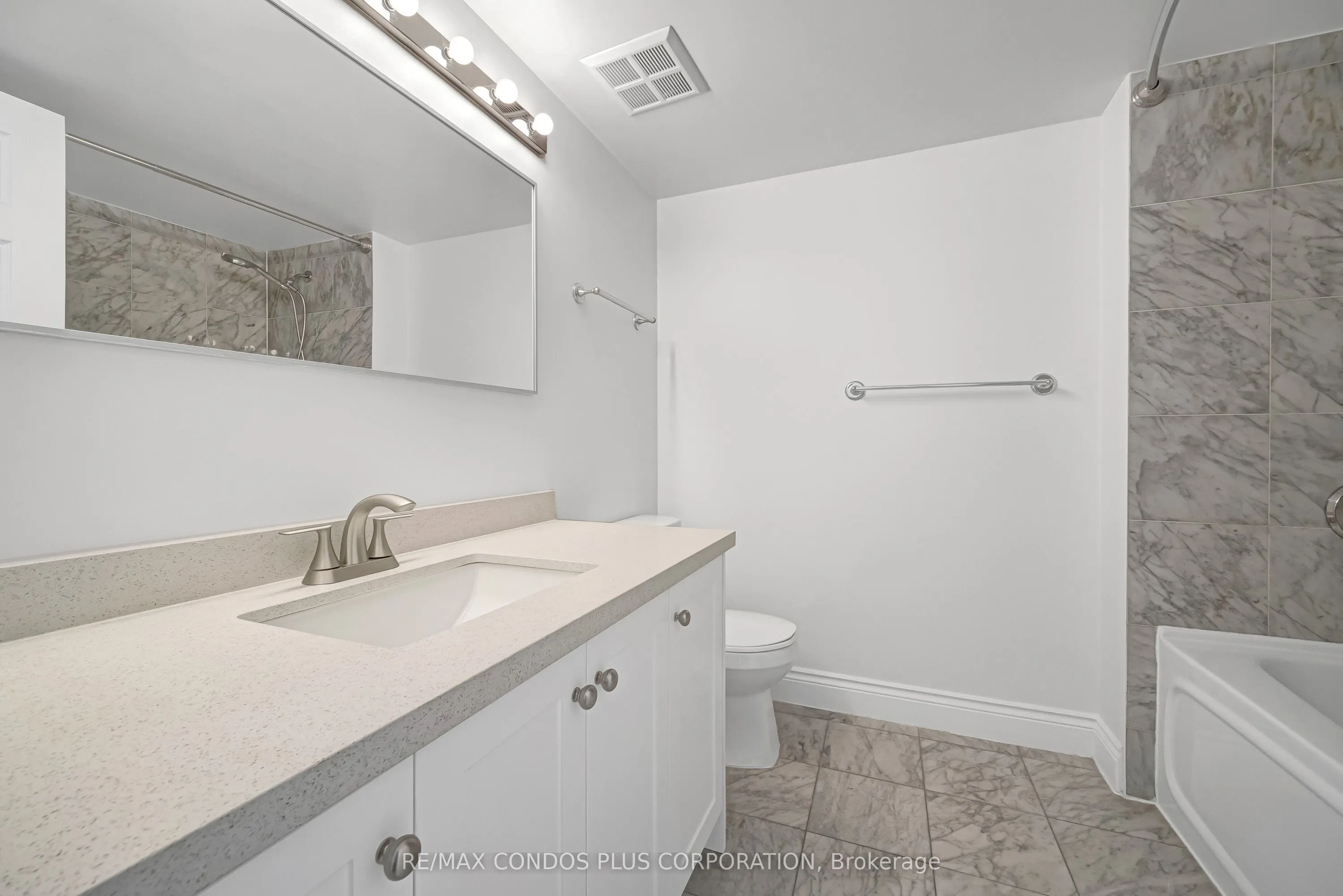 909 Bay Street, #903
