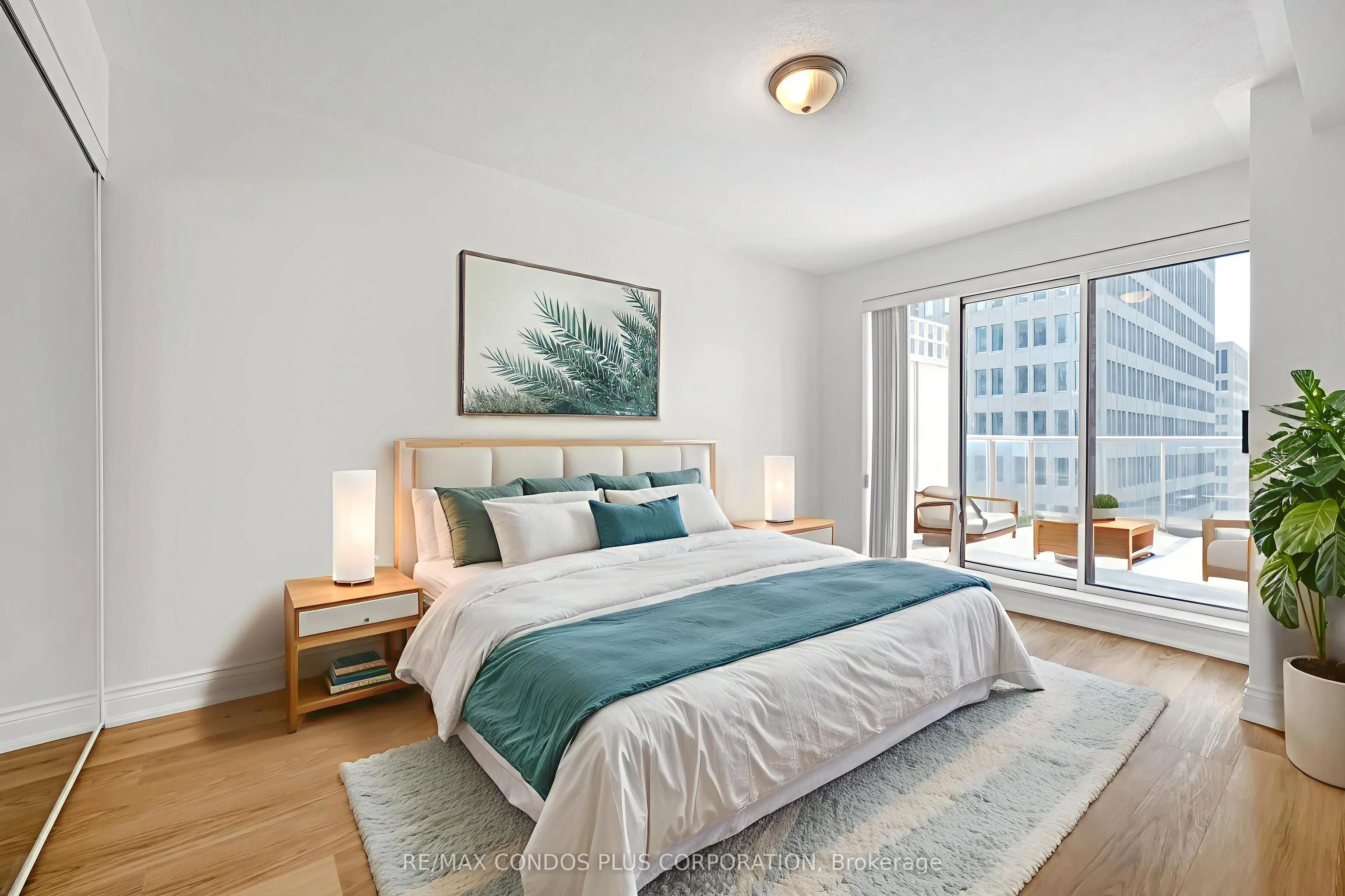 909 Bay Street, #903