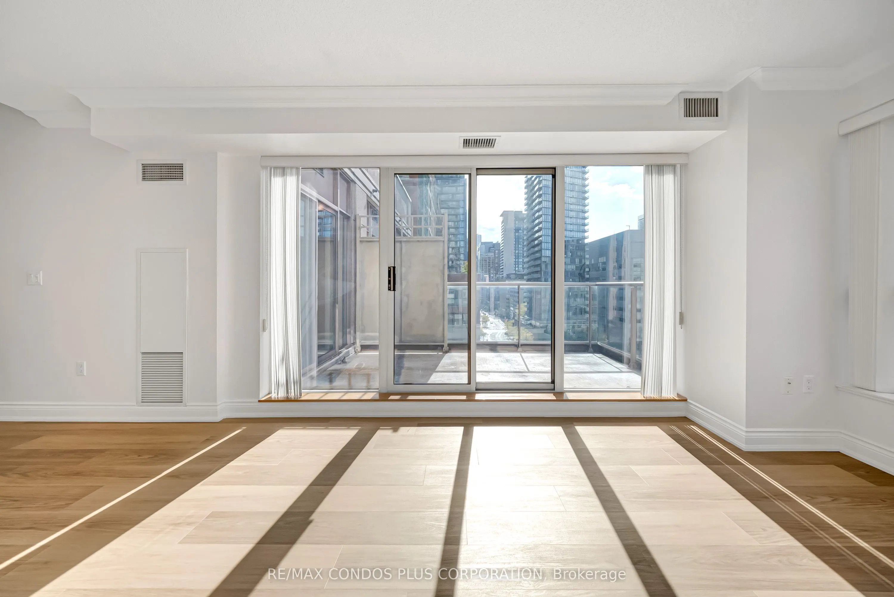 909 Bay Street, #903