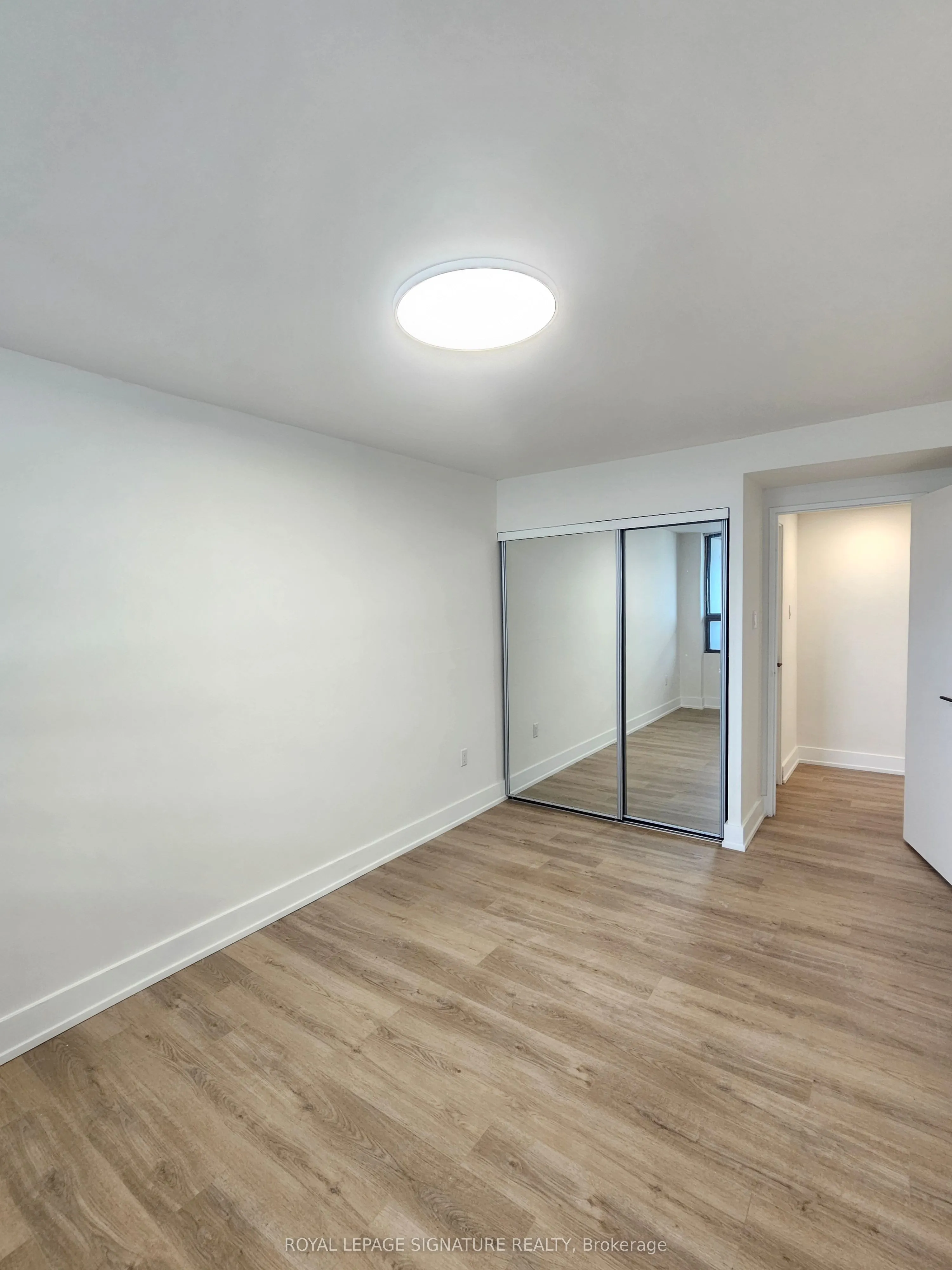 720 Spadina Avenue, #701