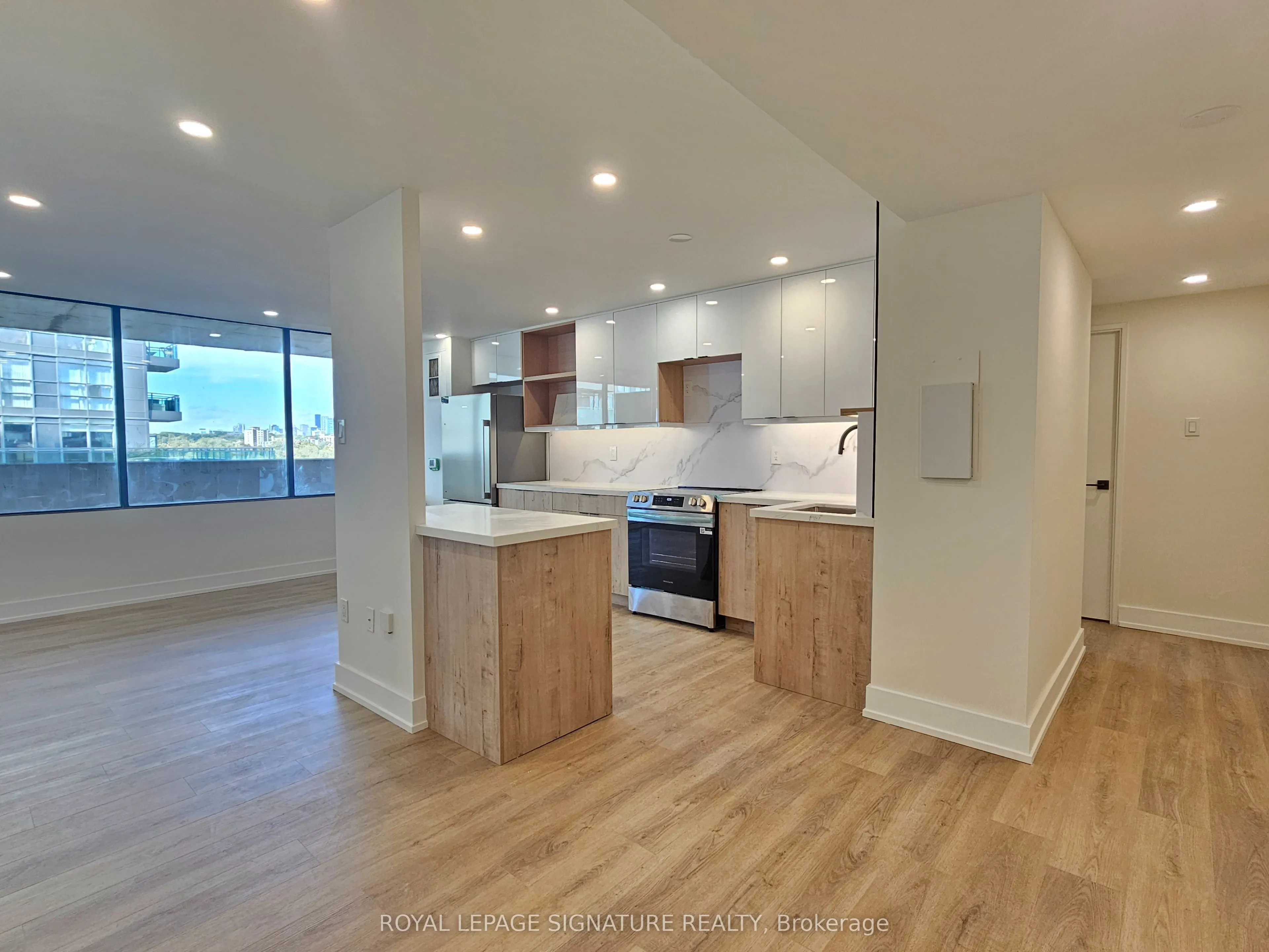 720 Spadina Avenue, #701