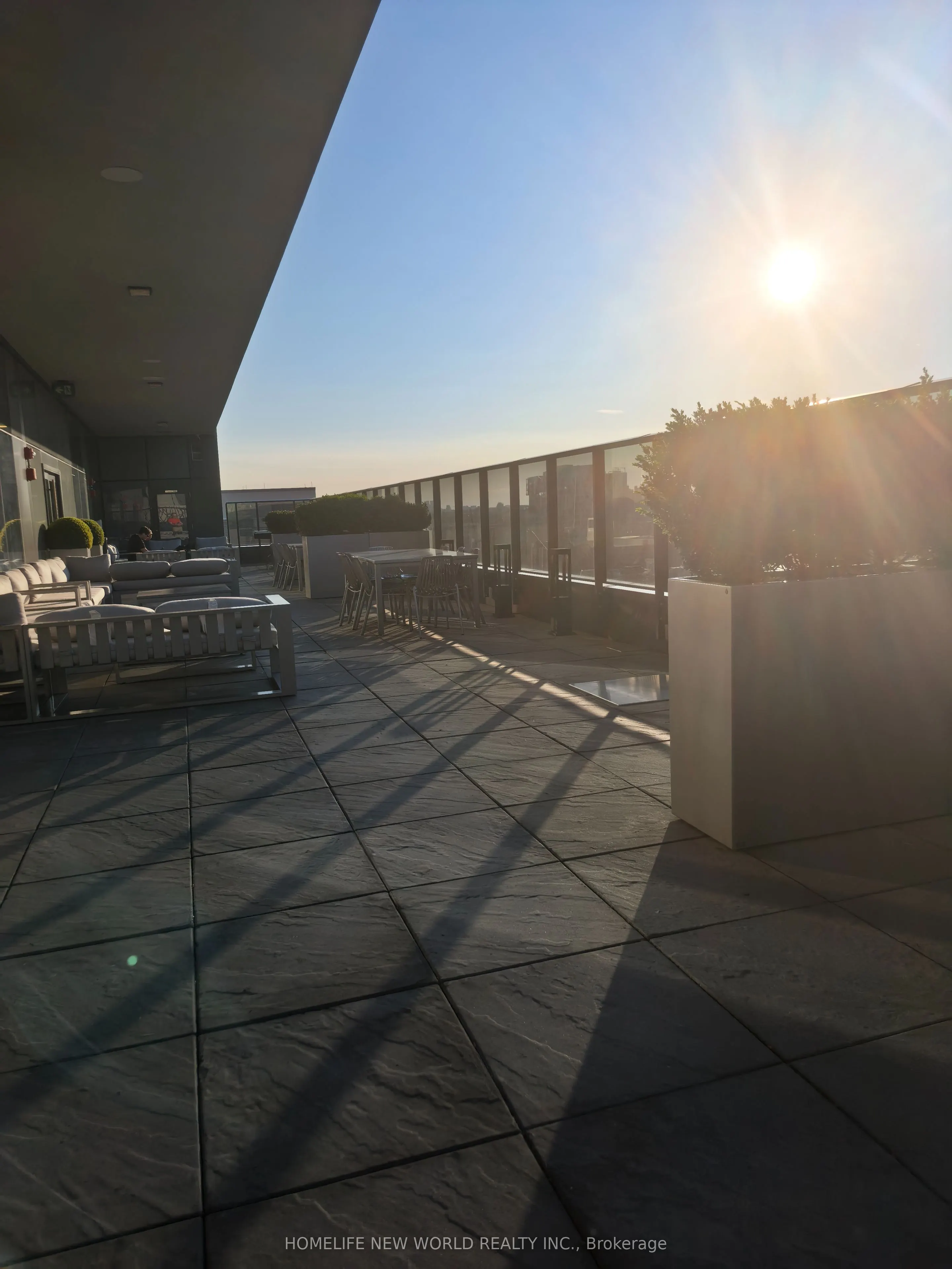330 Richmond Street W, #605