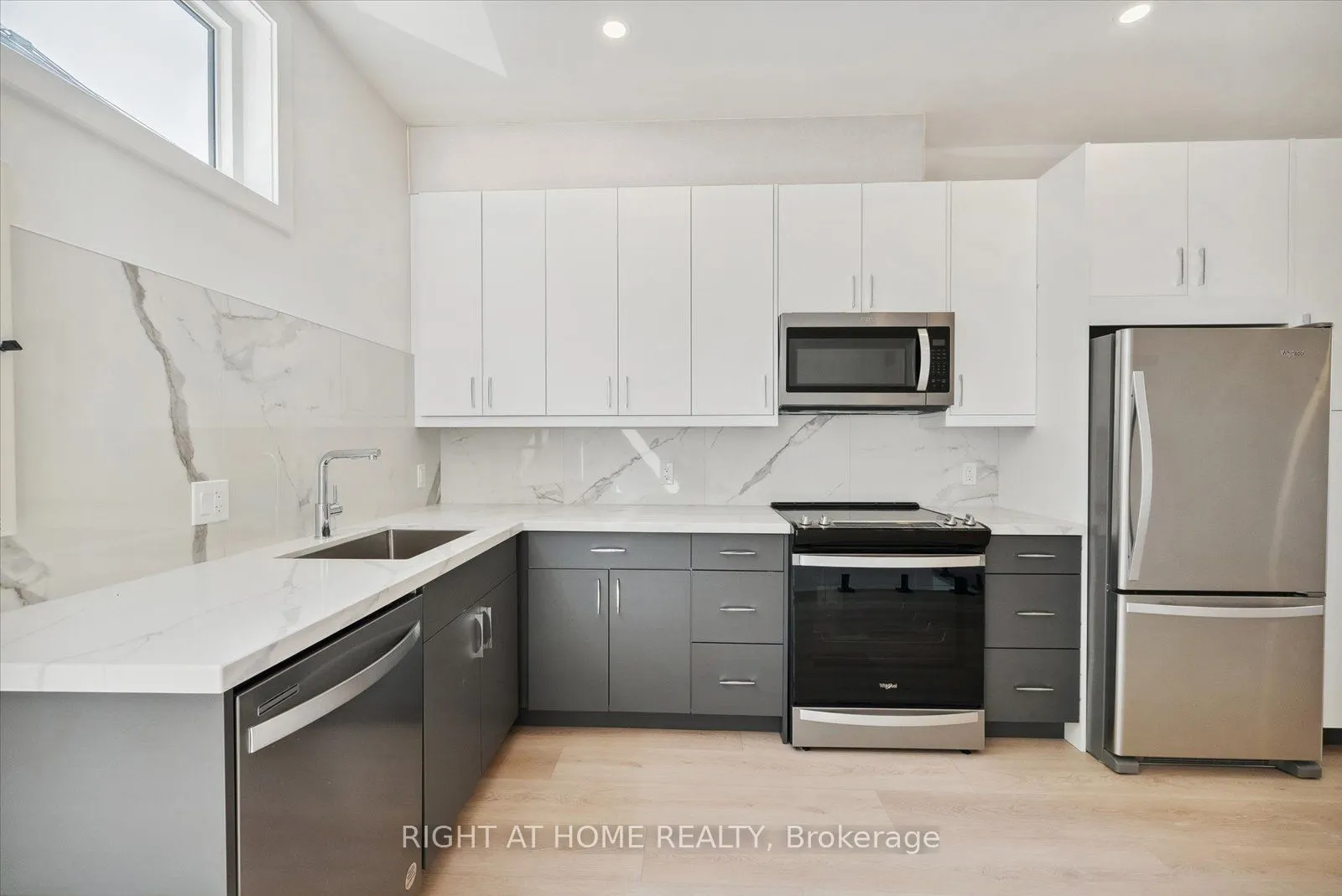 367 Howland Avenue, #5