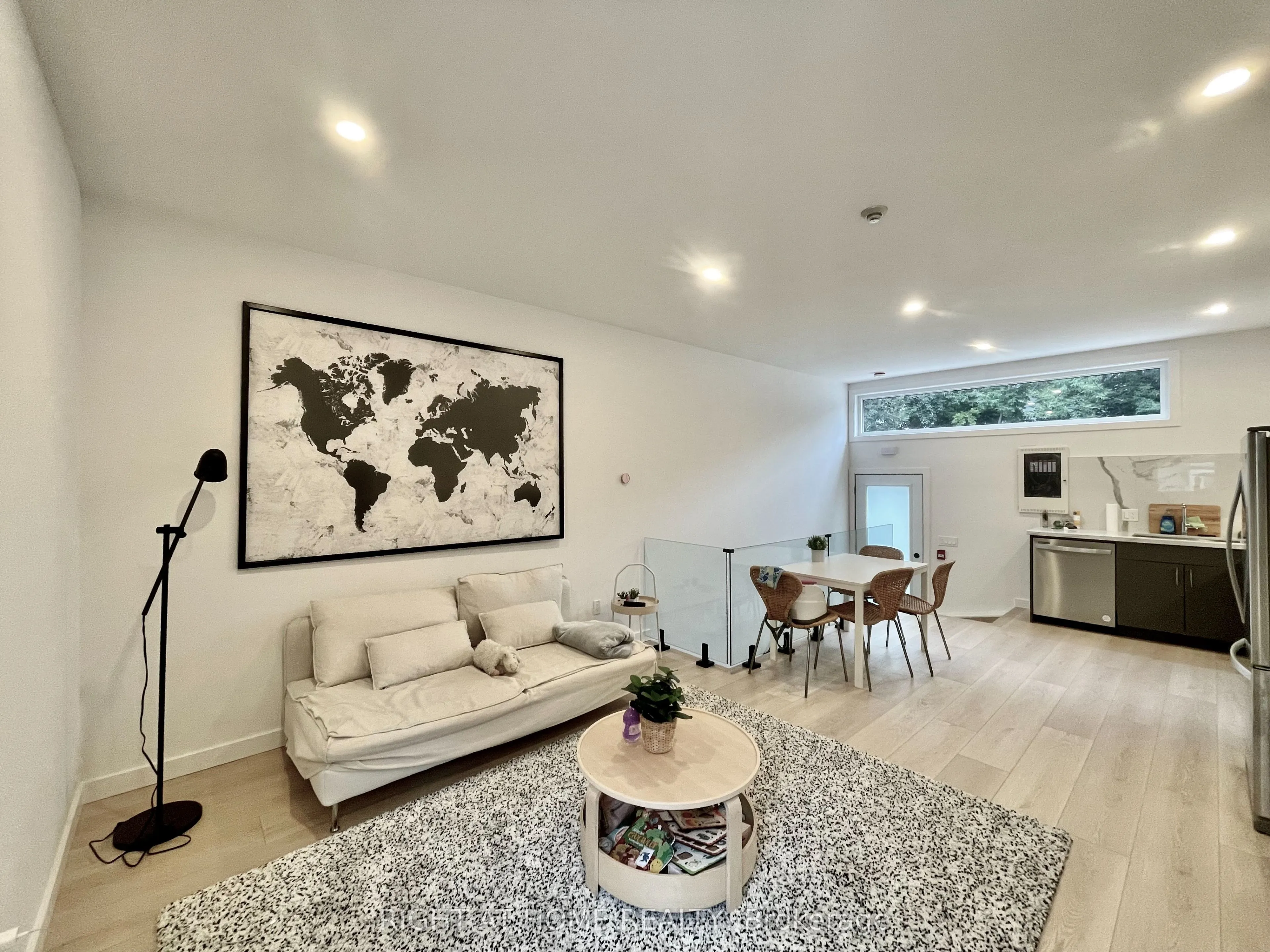 367 Howland Avenue, #5