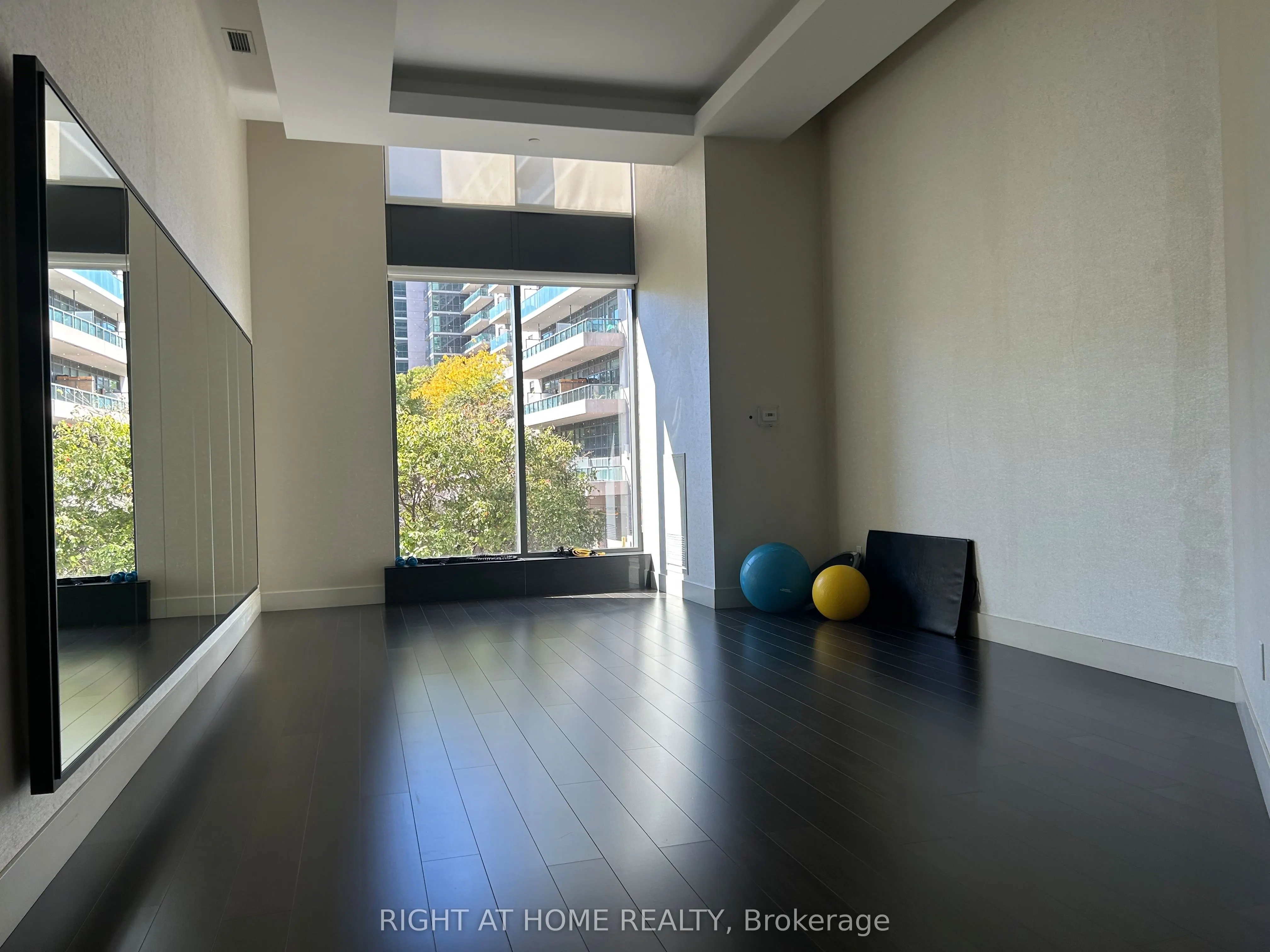 160 Vanderhoof Avenue, #405