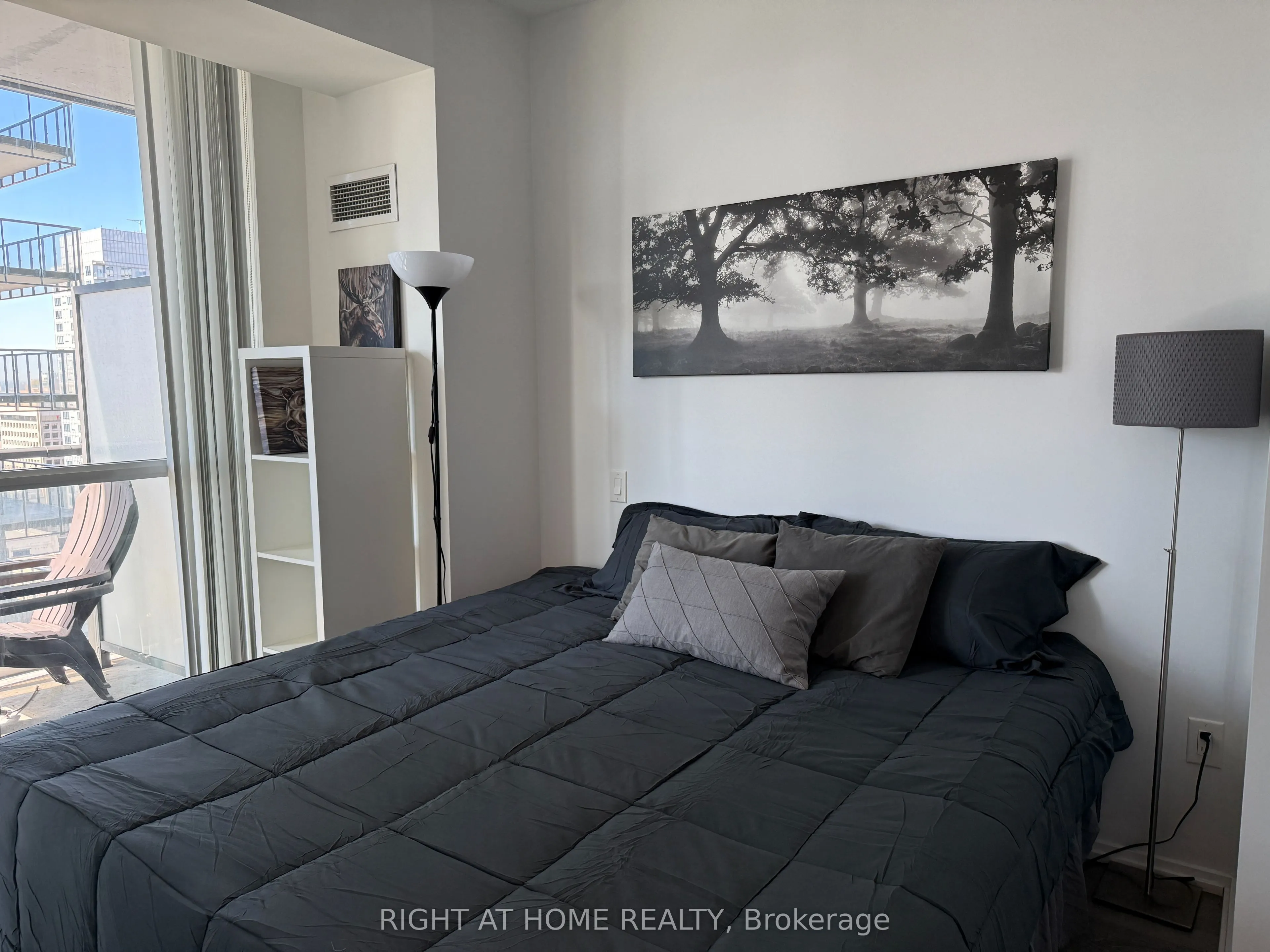 45 Charles Street E, #03