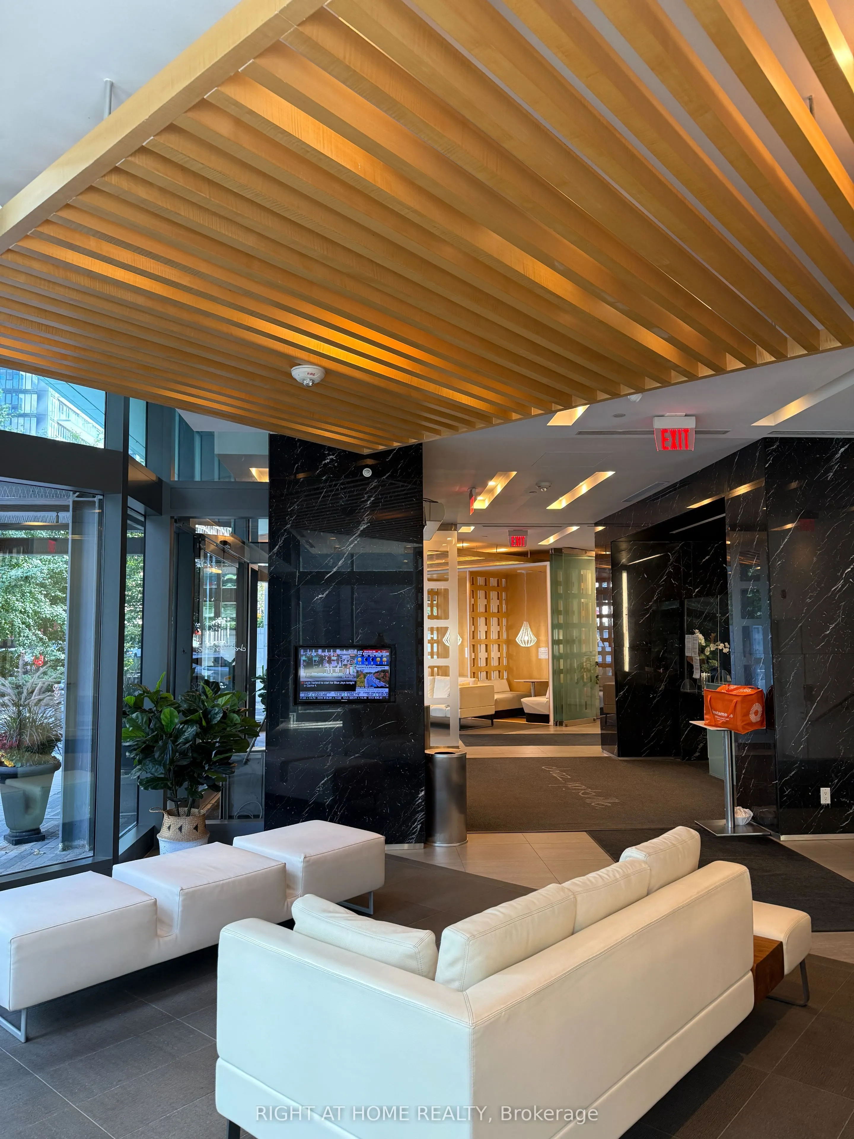 45 Charles Street E, #03