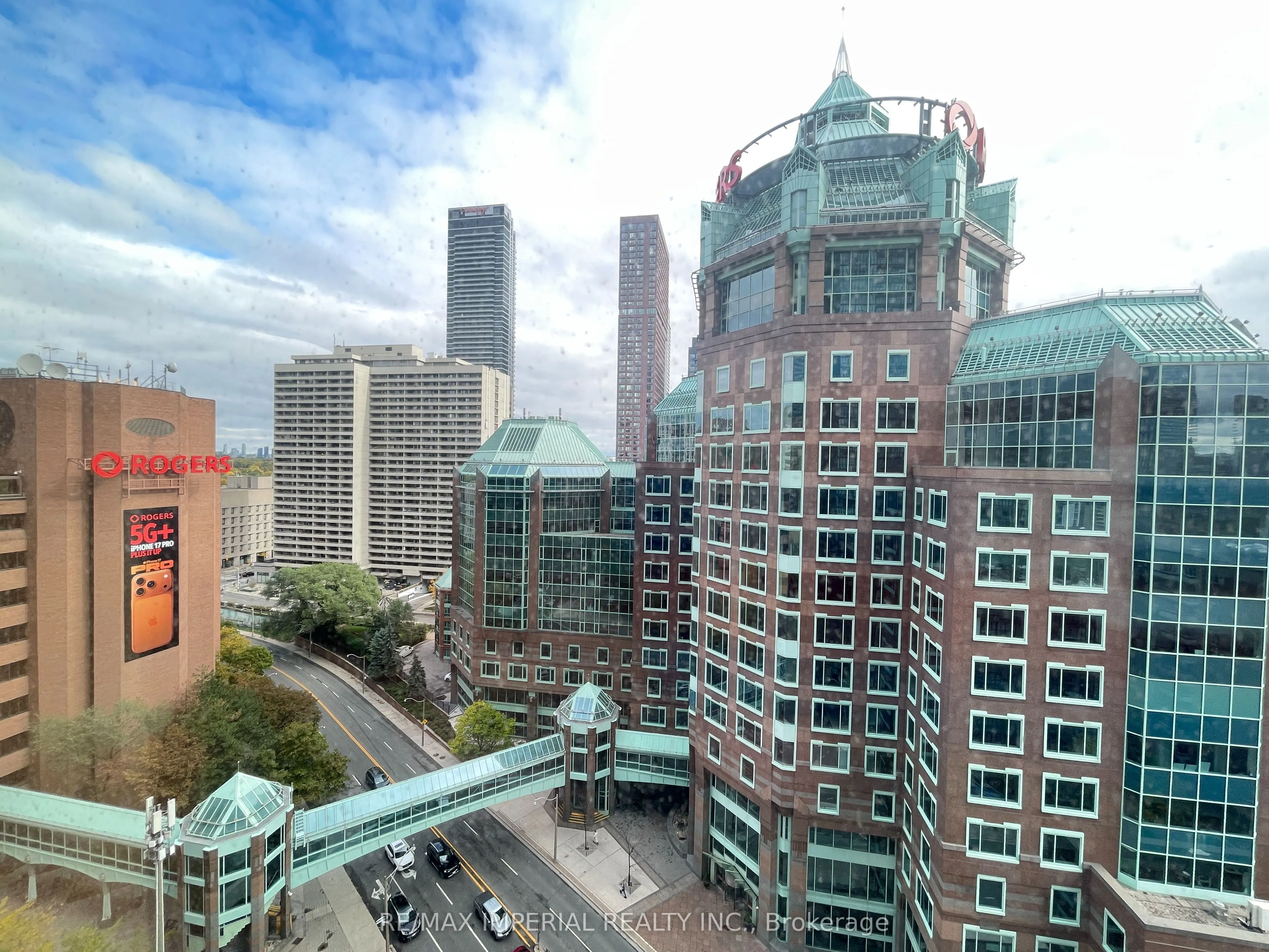 110 Charles Street E, #1602
