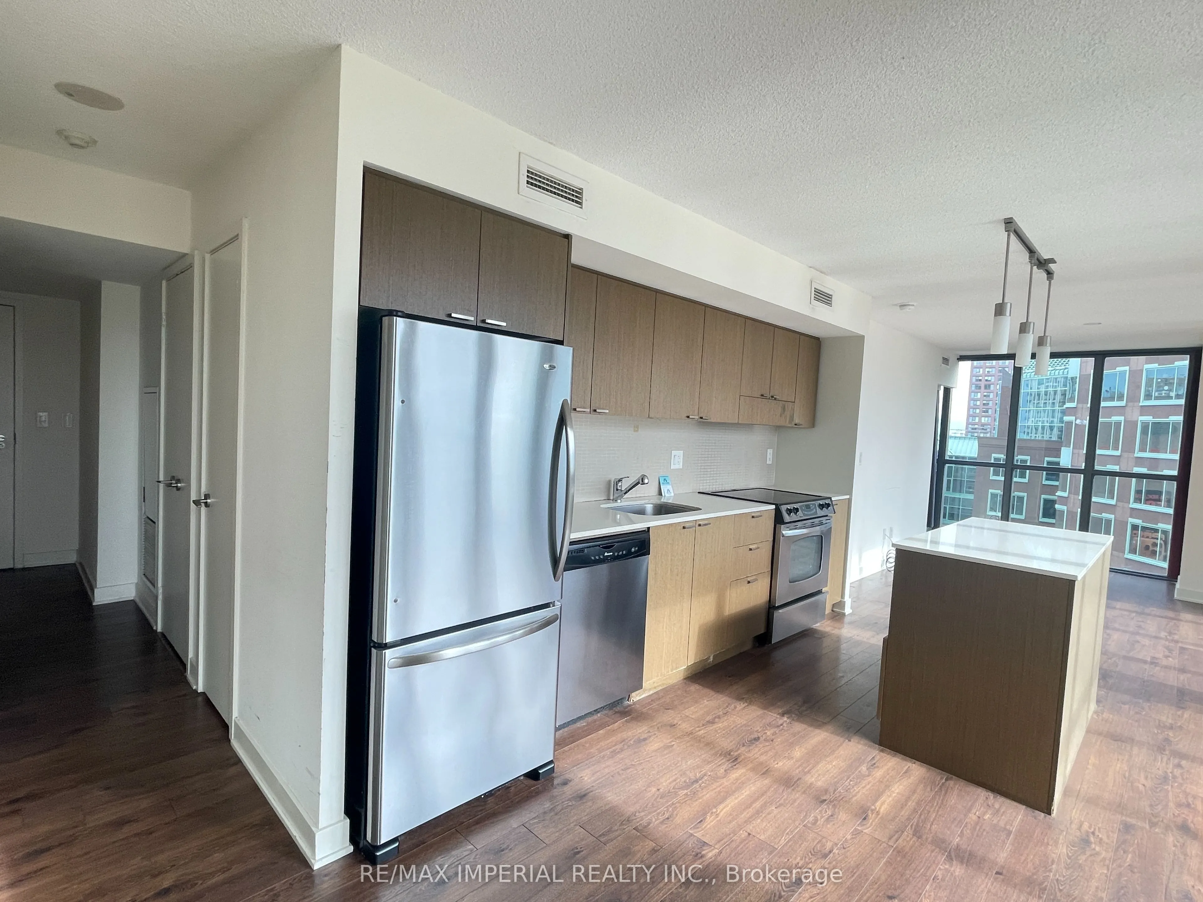 110 Charles Street E, #1602