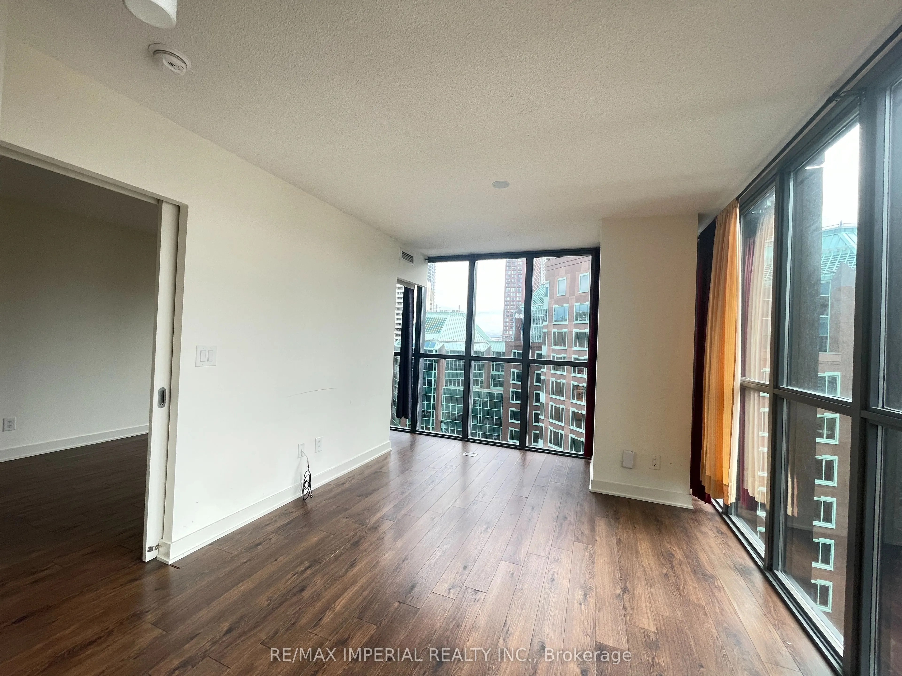 110 Charles Street E, #1602