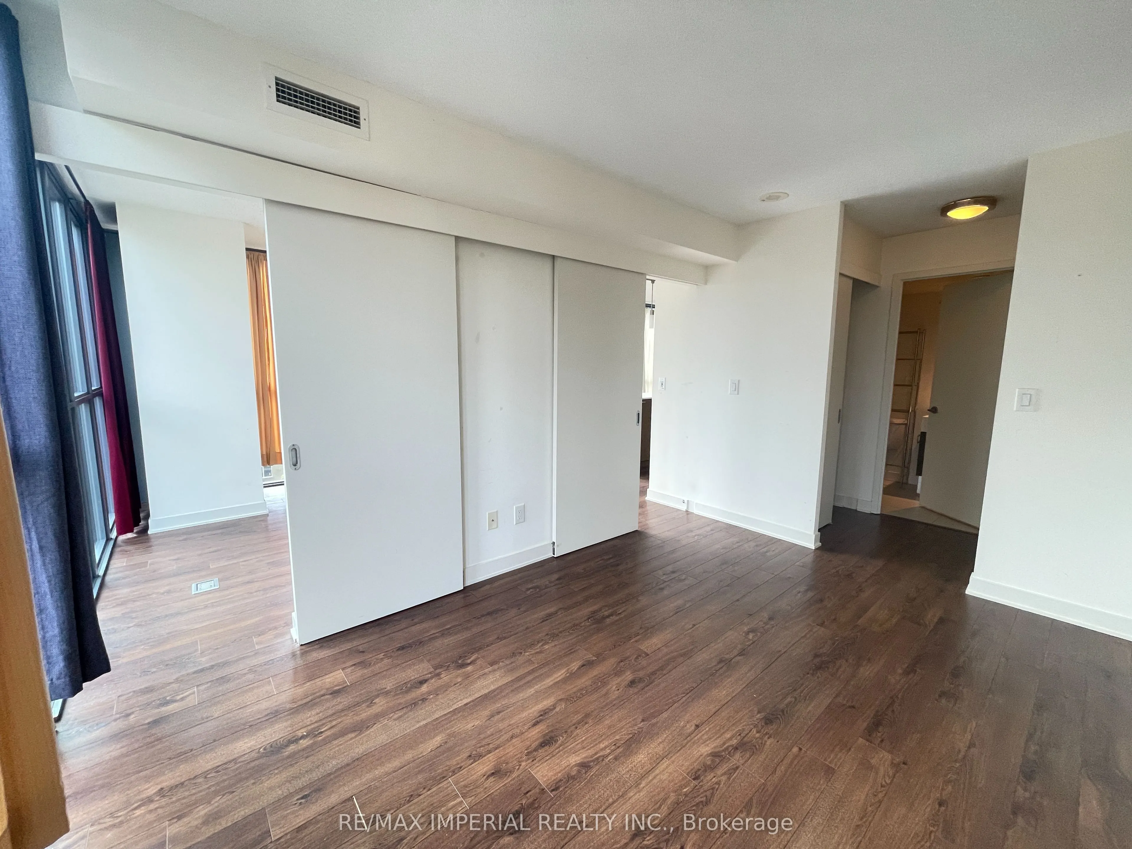 110 Charles Street E, #1602