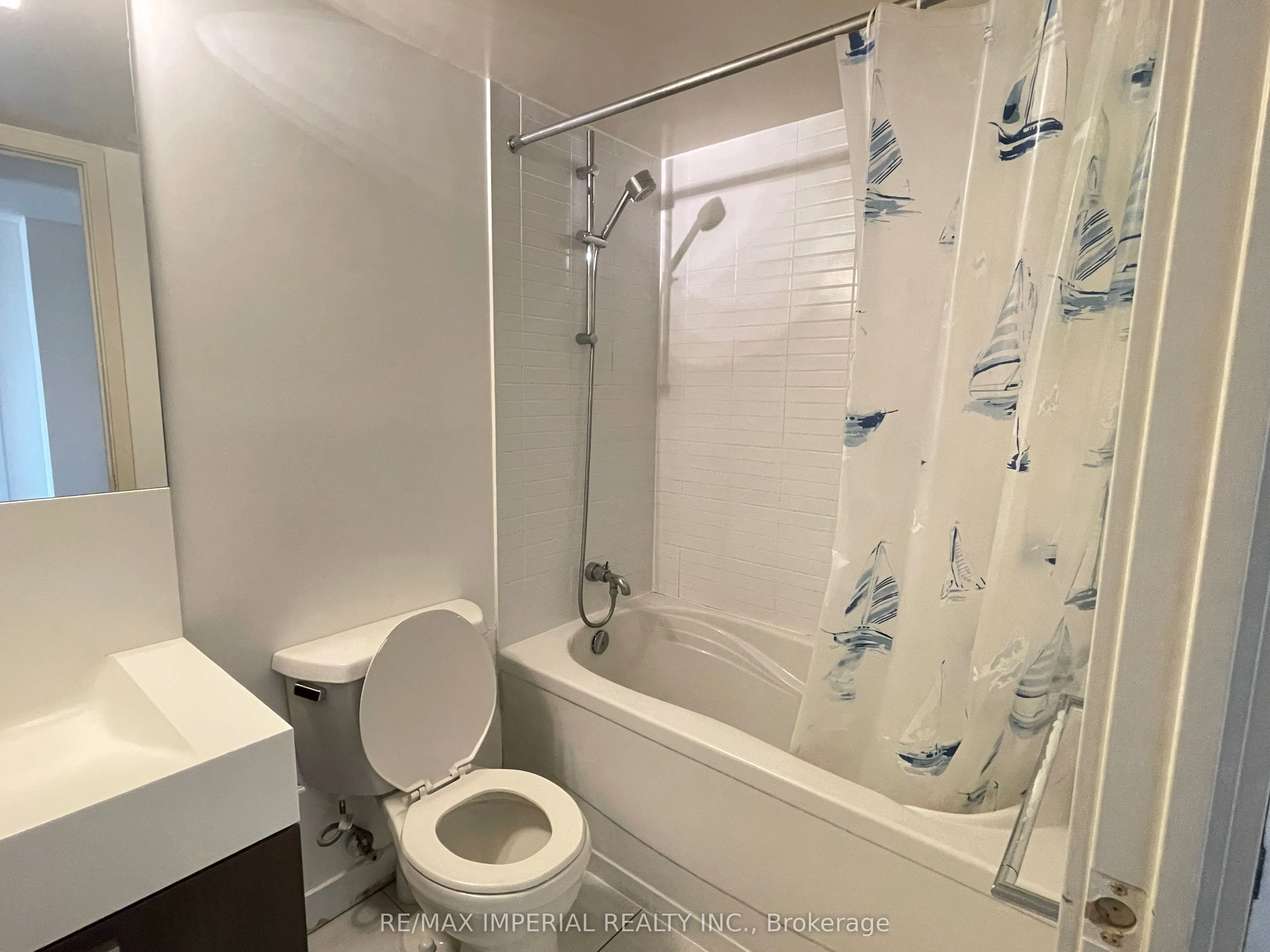 110 Charles Street E, #1602