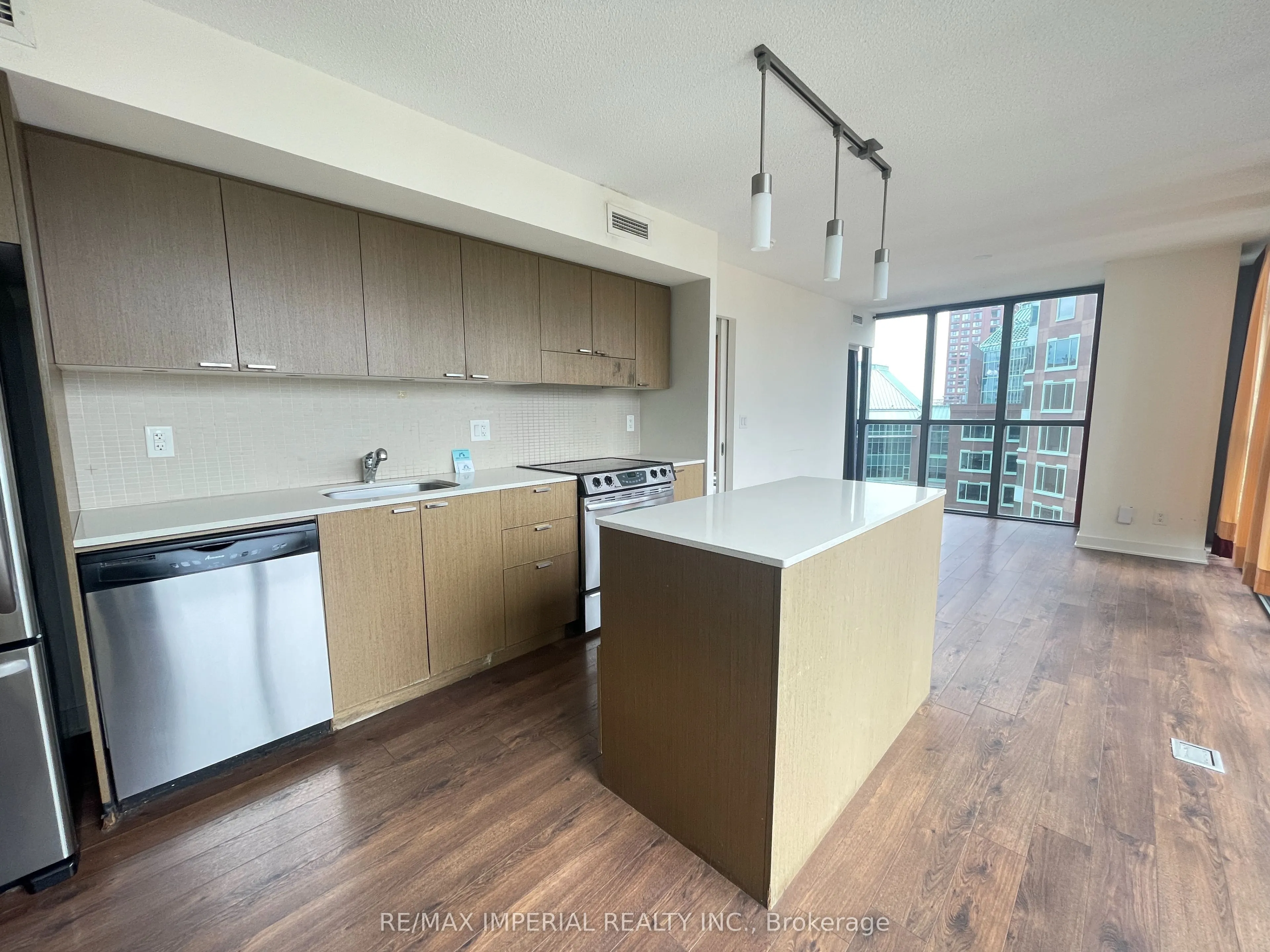 110 Charles Street E, #1602