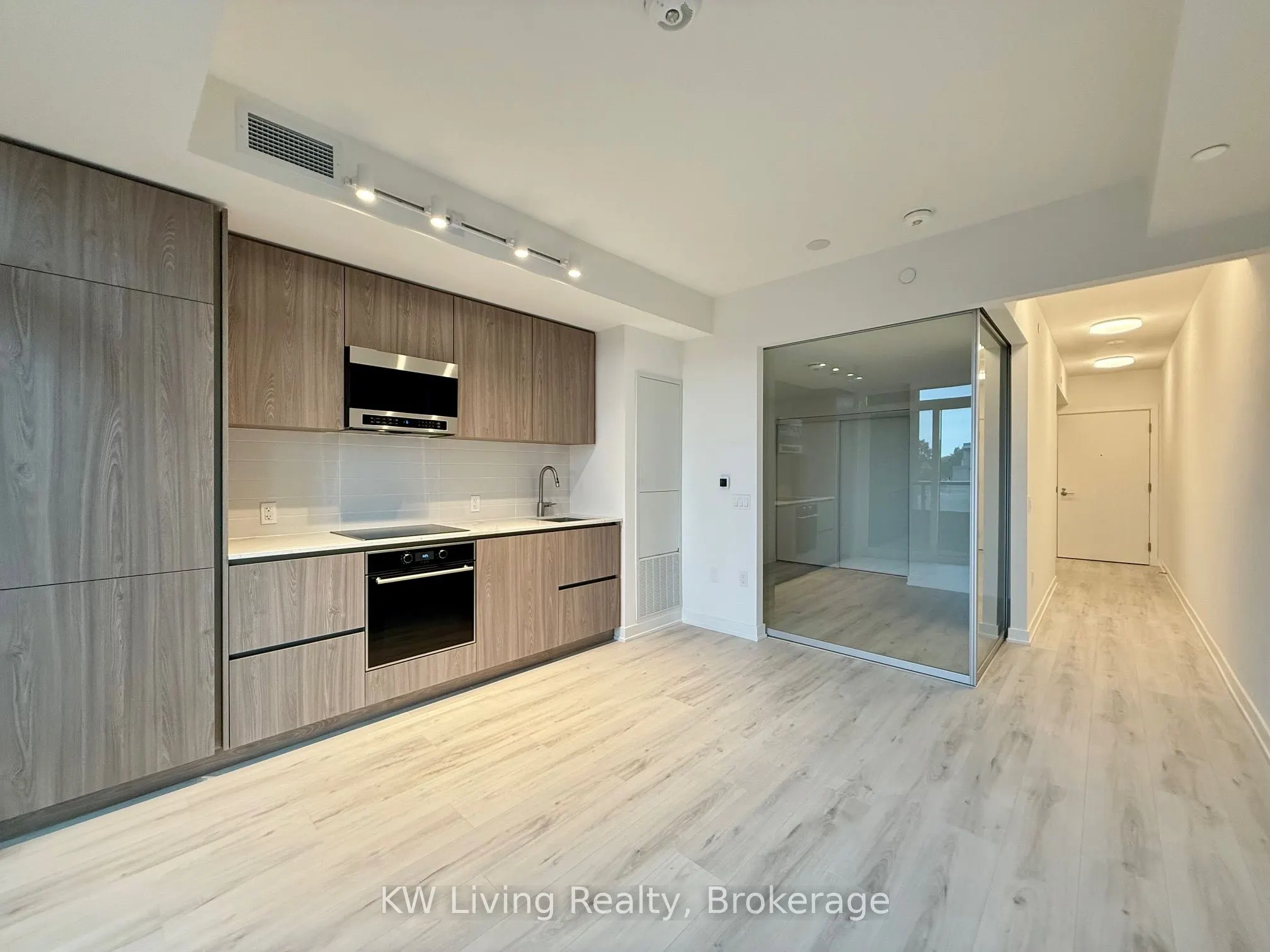 110 Broadway Avenue, #419