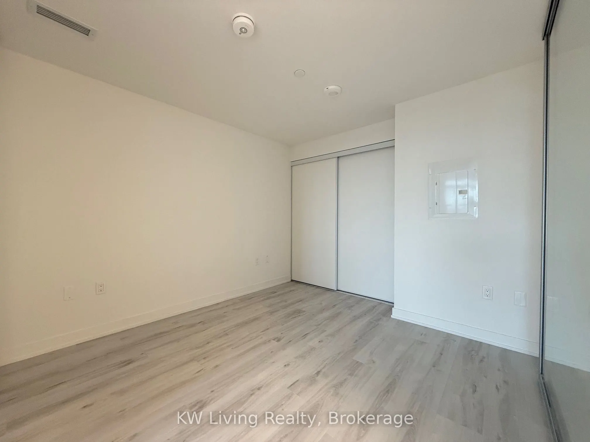 110 Broadway Avenue, #419