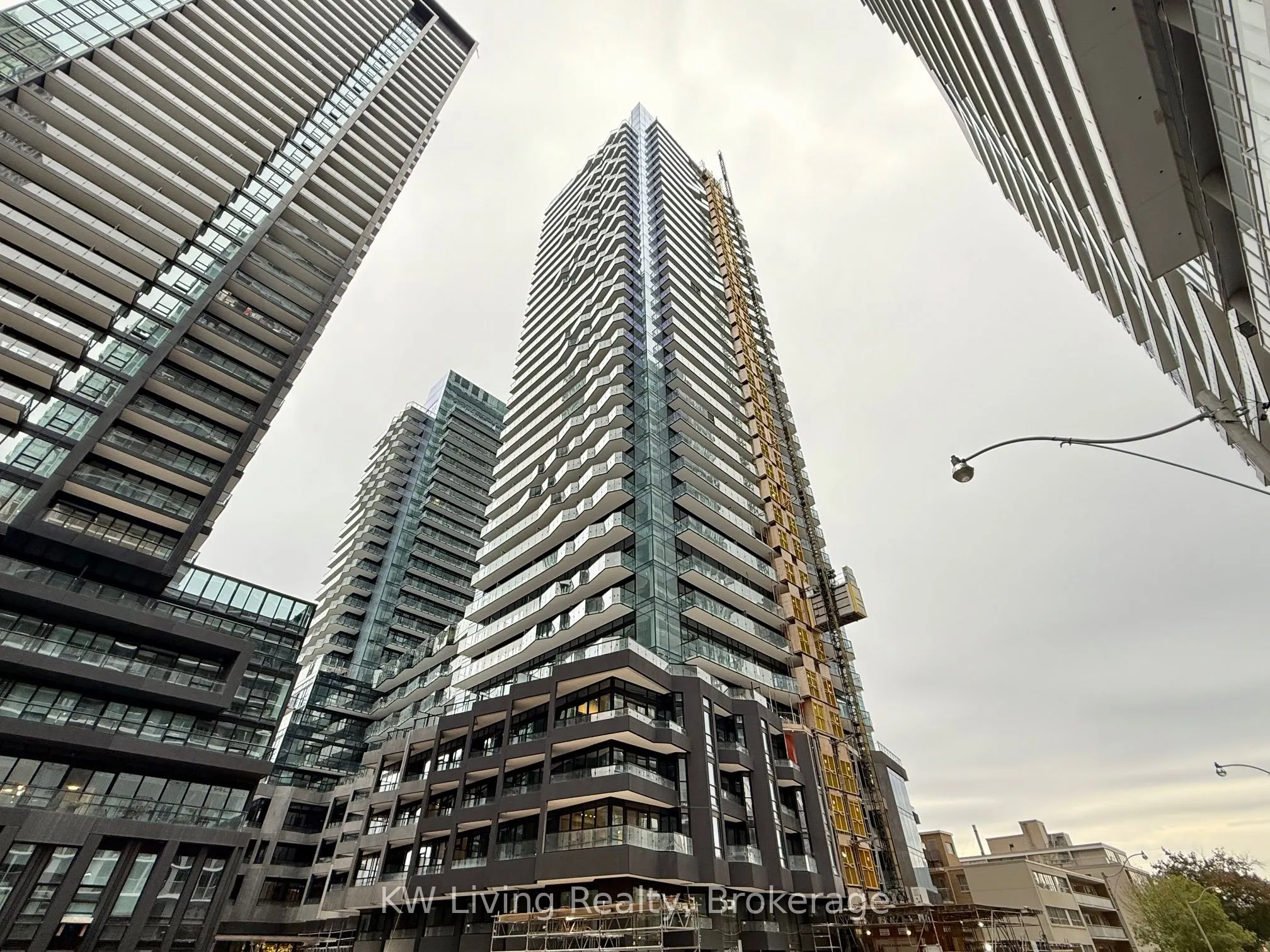 110 Broadway Avenue, #419