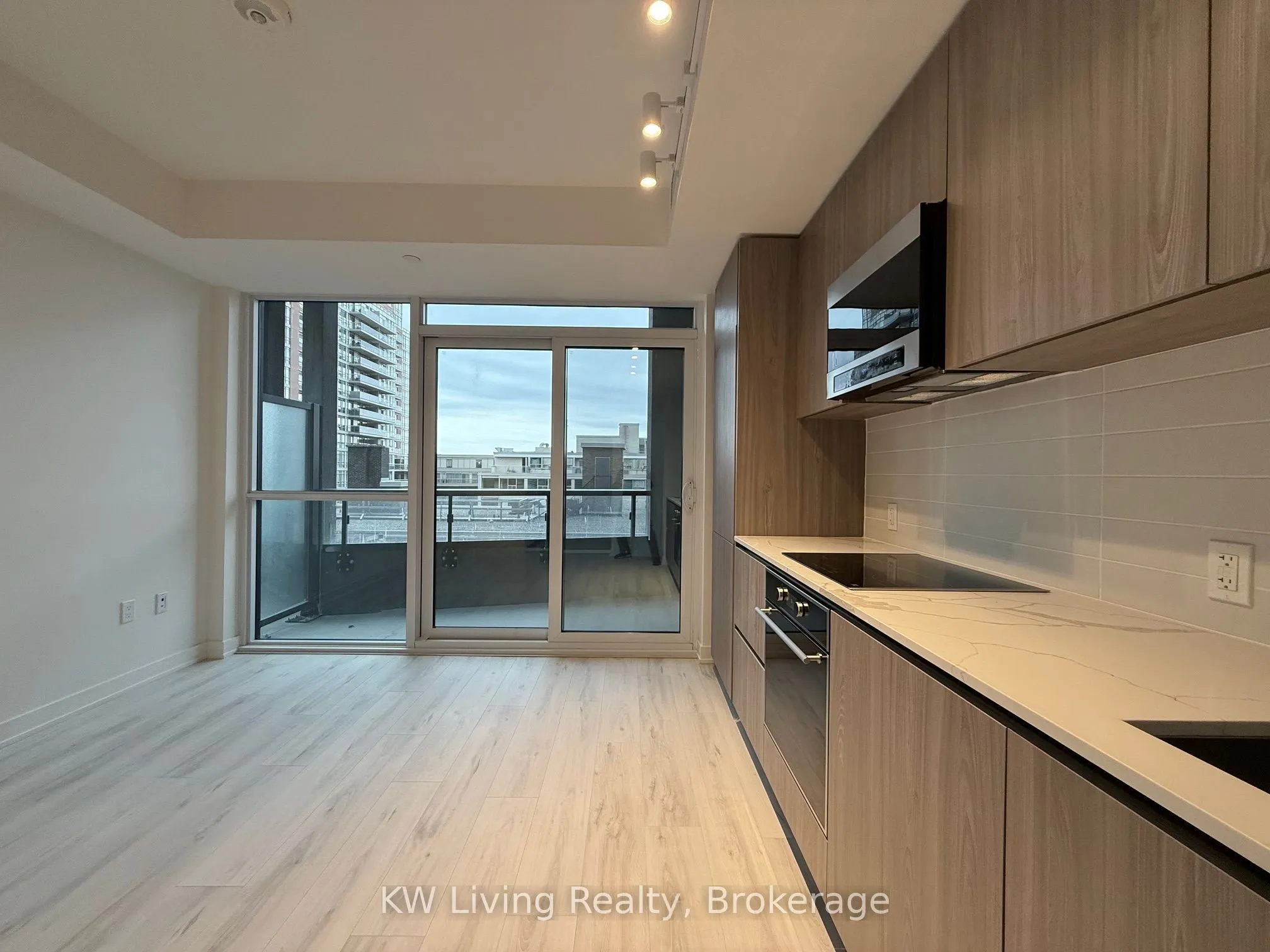 110 Broadway Avenue, #419