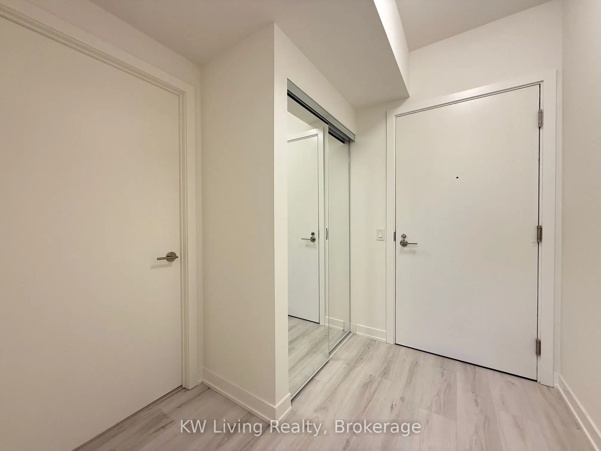 110 Broadway Avenue, #419