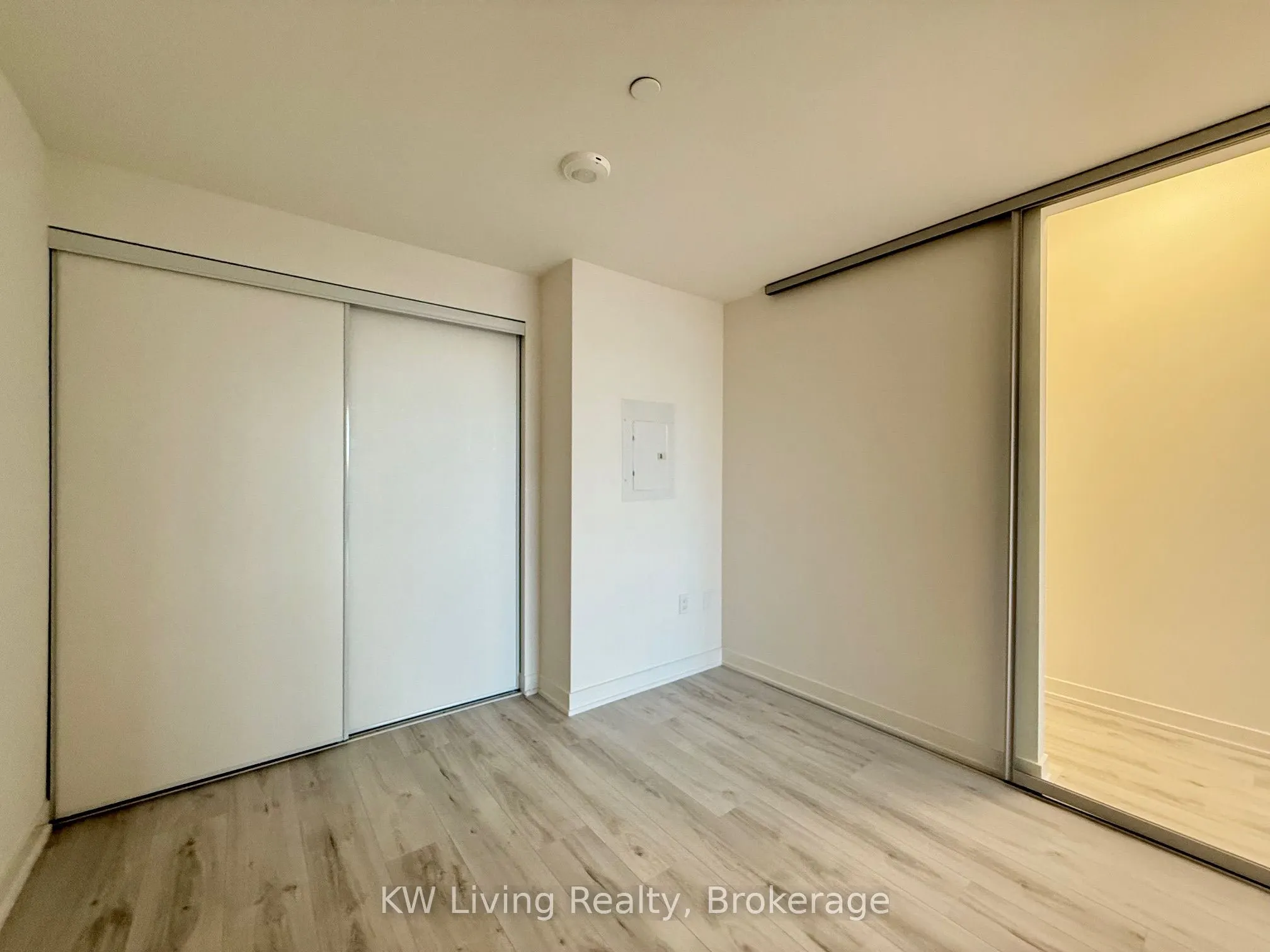 110 Broadway Avenue, #419