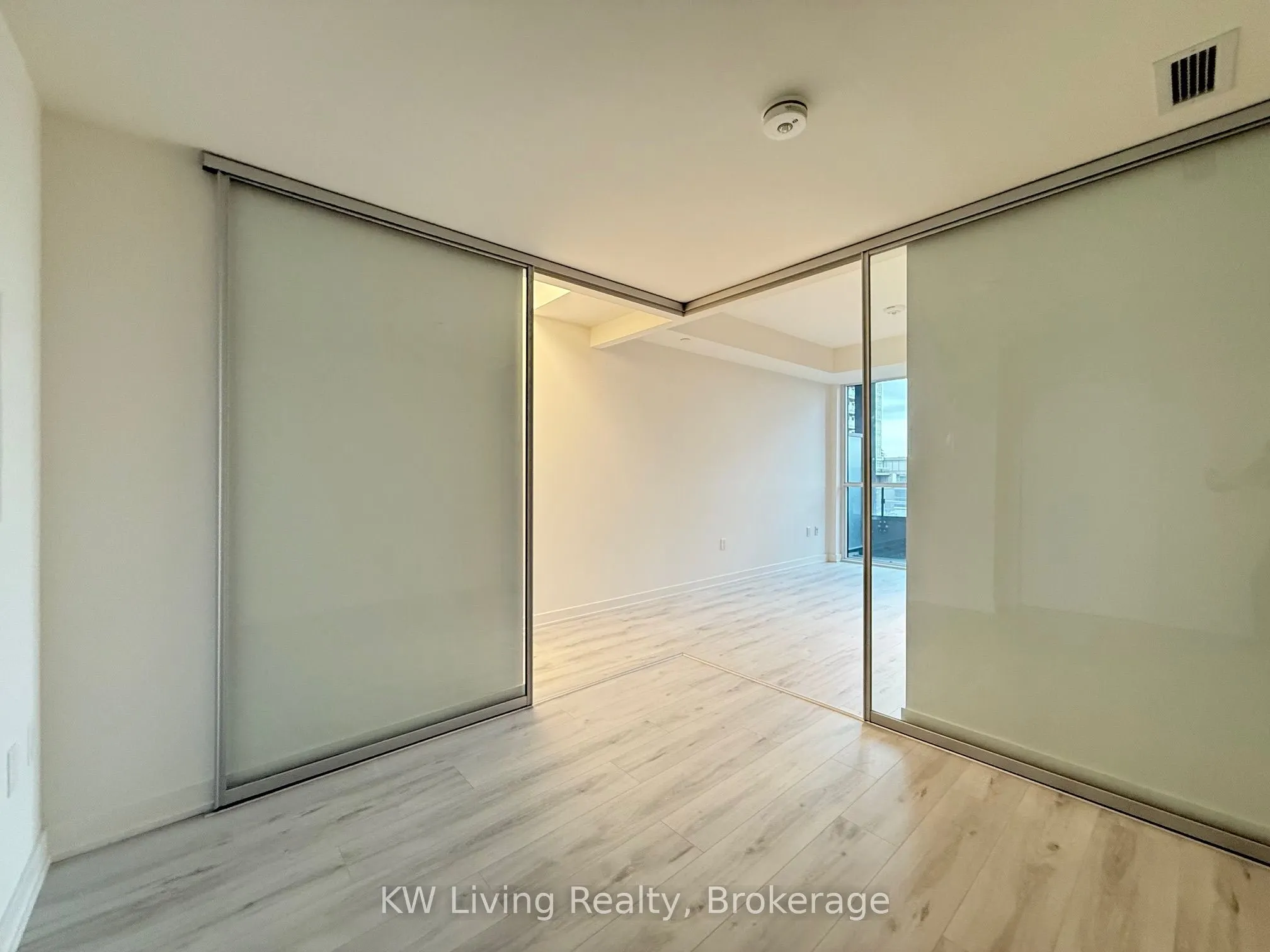 110 Broadway Avenue, #419