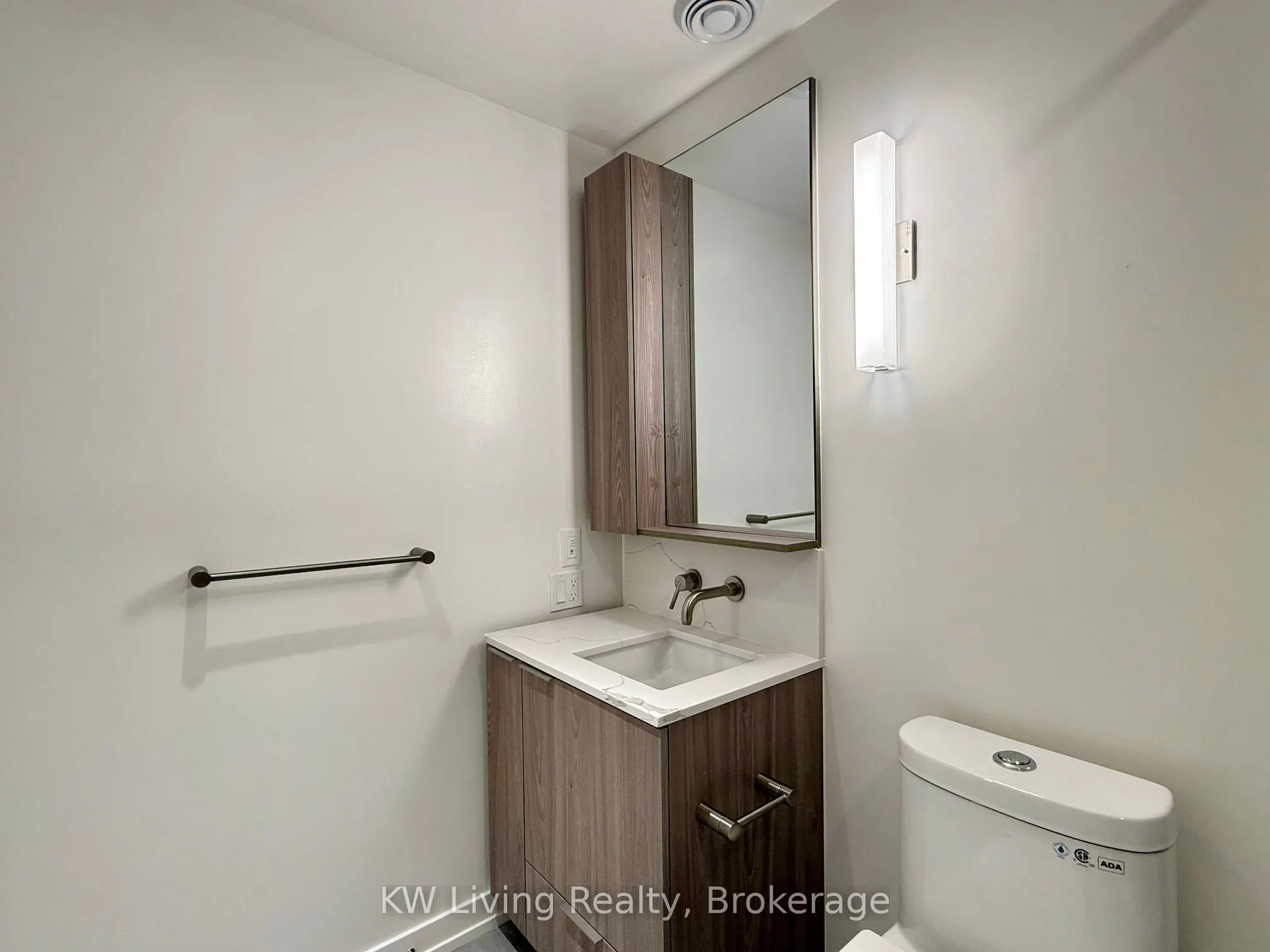 110 Broadway Avenue, #419