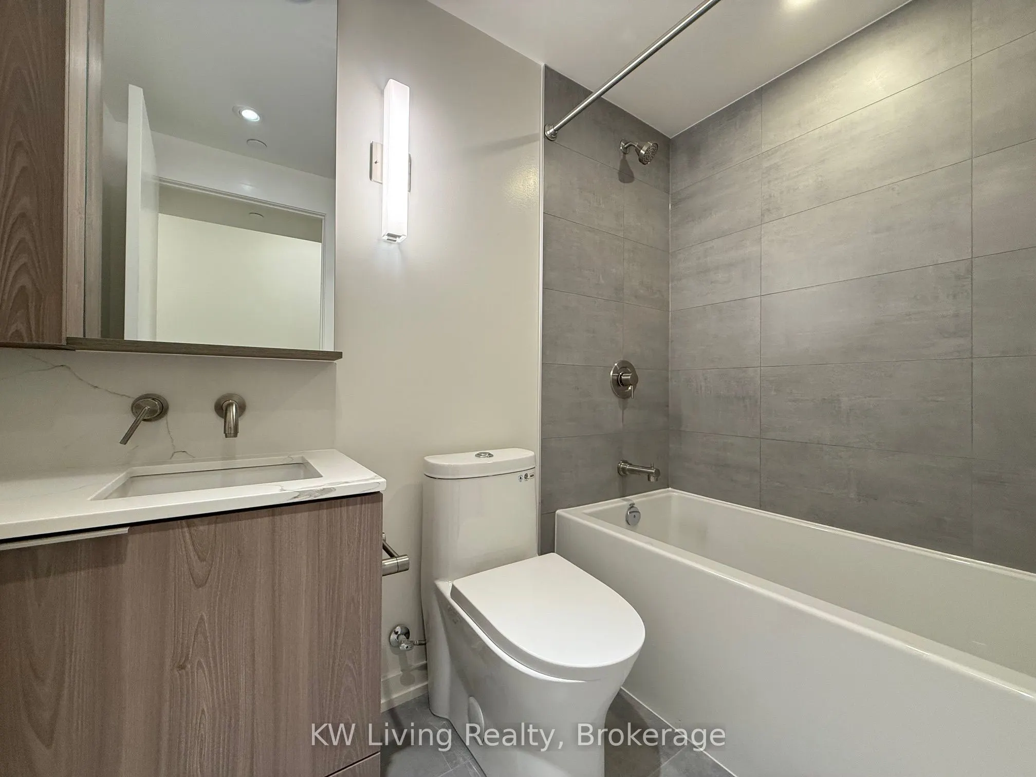 110 Broadway Avenue, #419